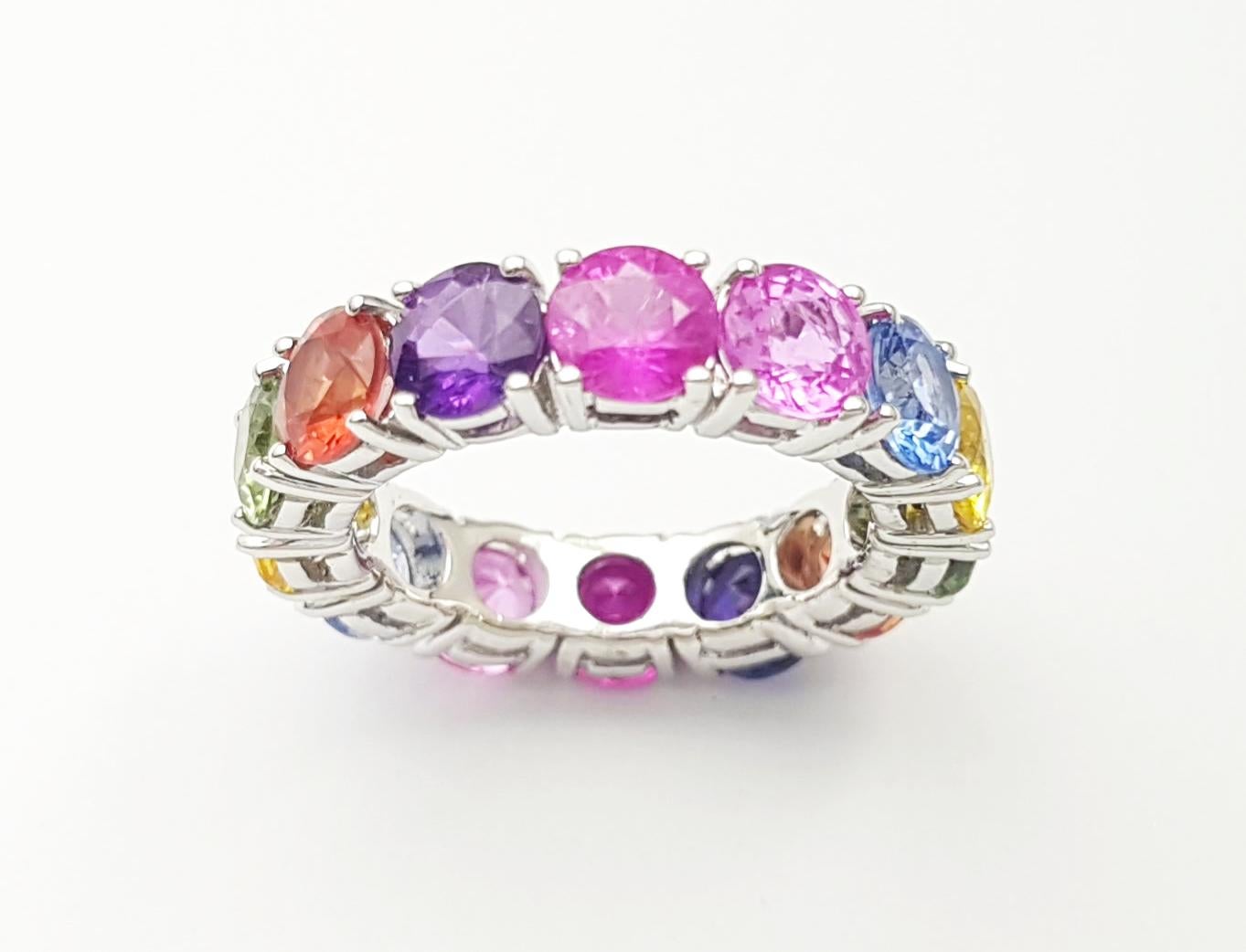 Bague d'éternité en saphir multicolore sertie dans une monture en or blanc 18 carats en vente 5