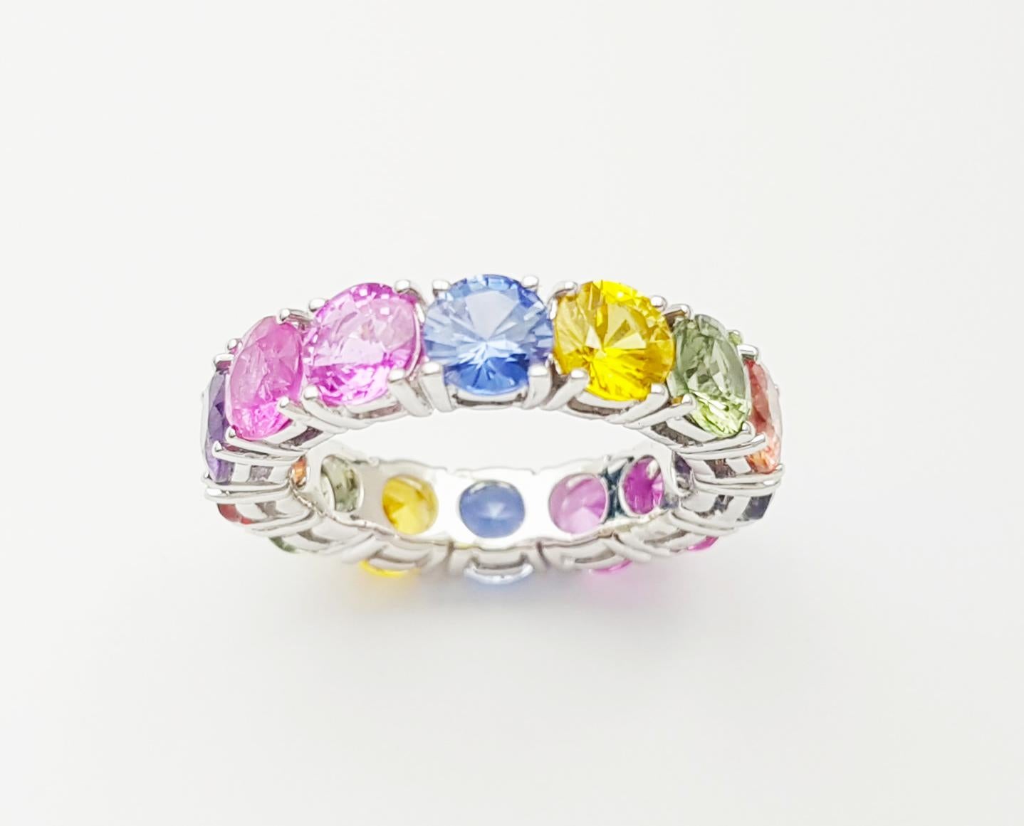 Bague d'éternité en saphir multicolore sertie dans une monture en or blanc 18 carats en vente 6