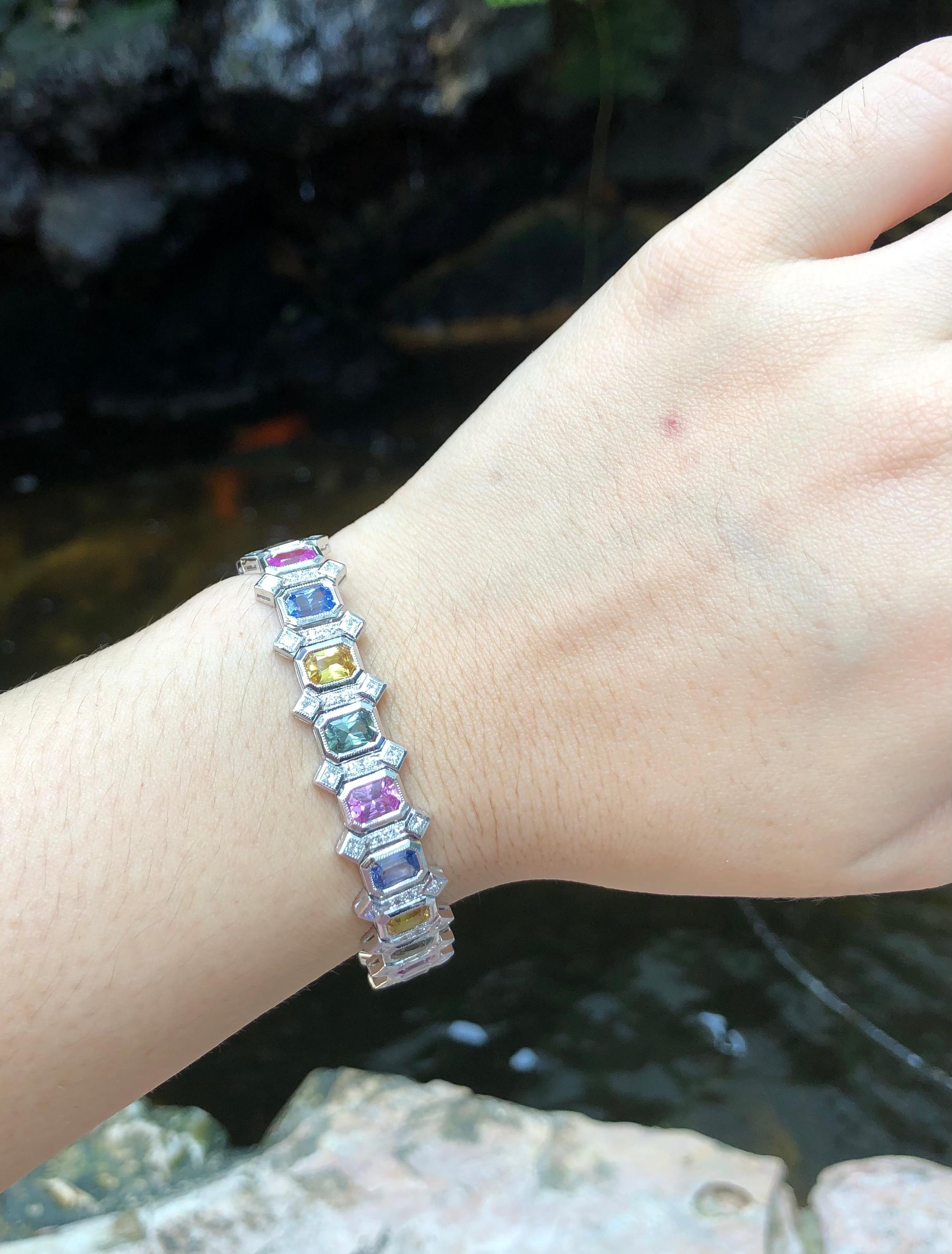 Taille mixte Bracelet de saphirs multicolores et diamants sertis dans une monture en or blanc 18 carats en vente