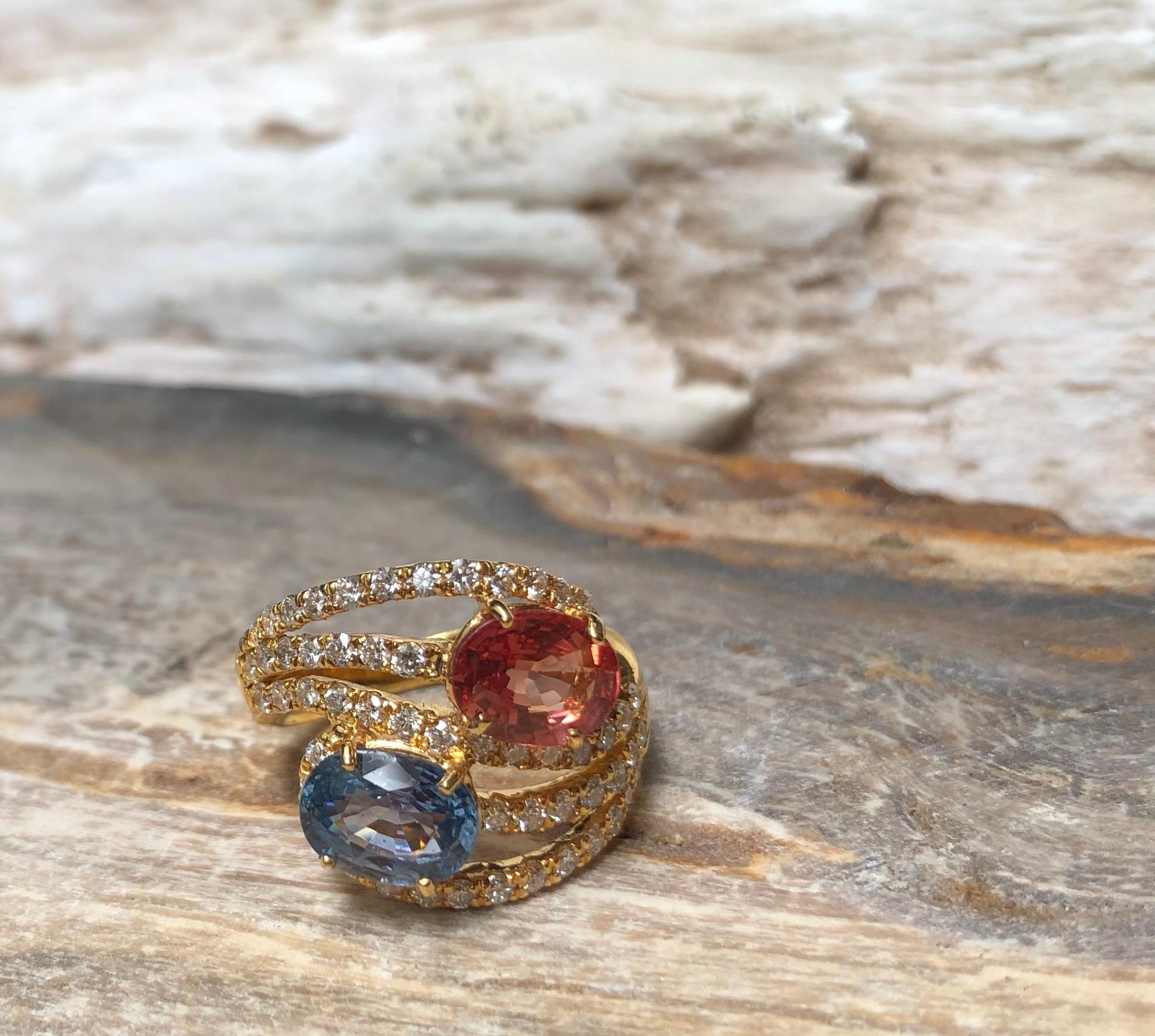 Anello con zaffiro multicolore e diamanti incastonati in oro 18 carati in vendita 1
