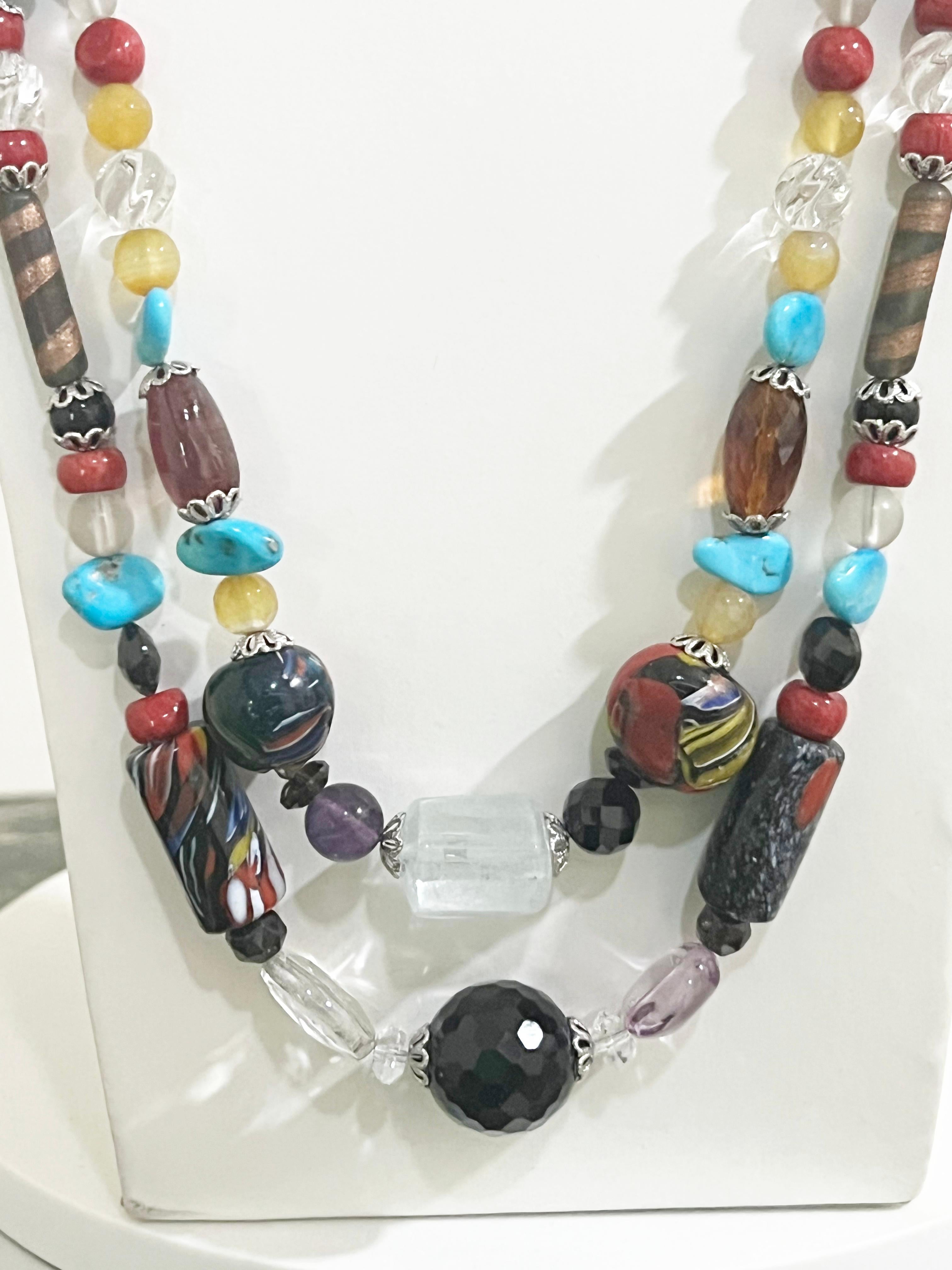 Collana di perline in argento multicolore in vendita 2