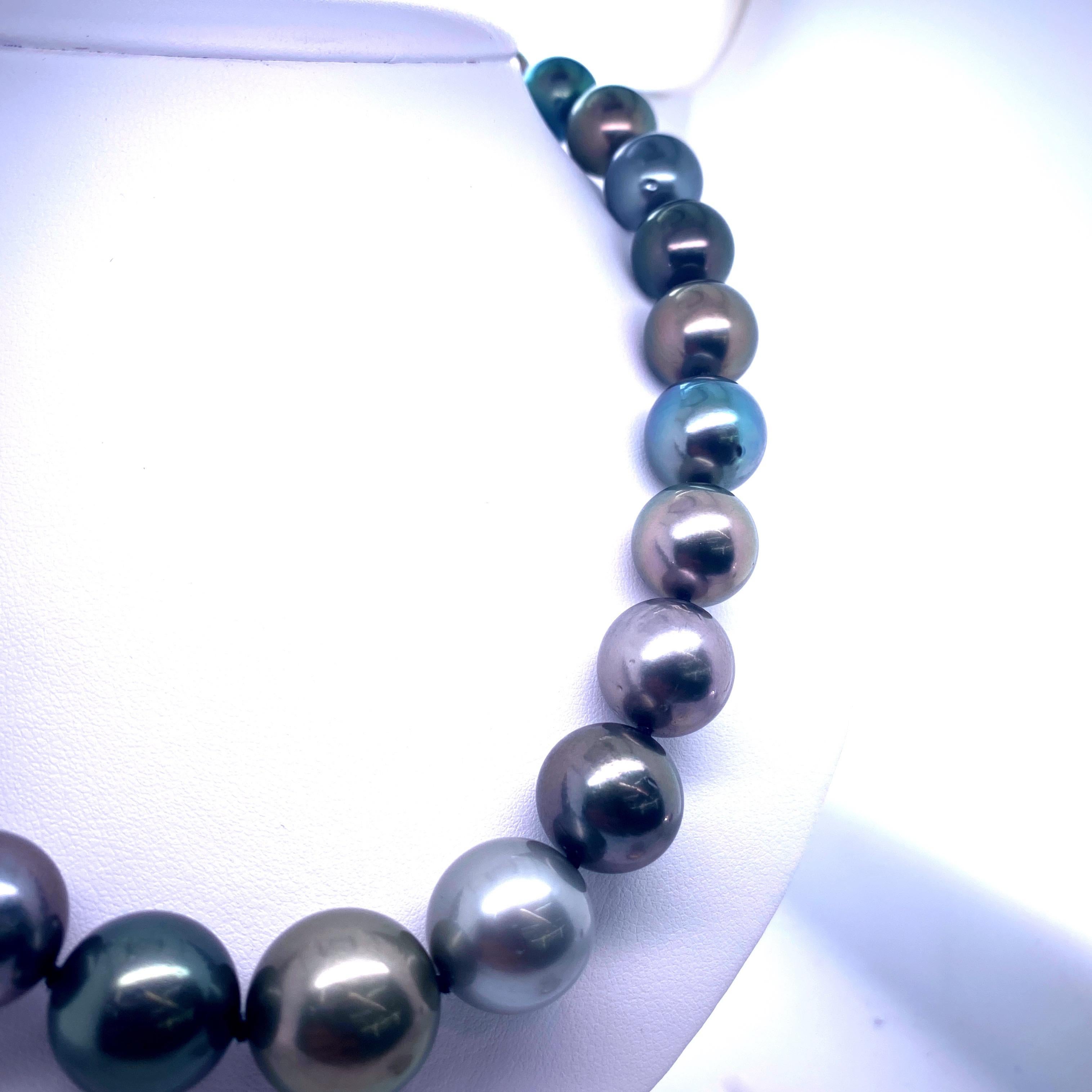 Mehrfarbige Tahiti-Perlenstrang-Halskette 14 Karat Weißgold (Zeitgenössisch)