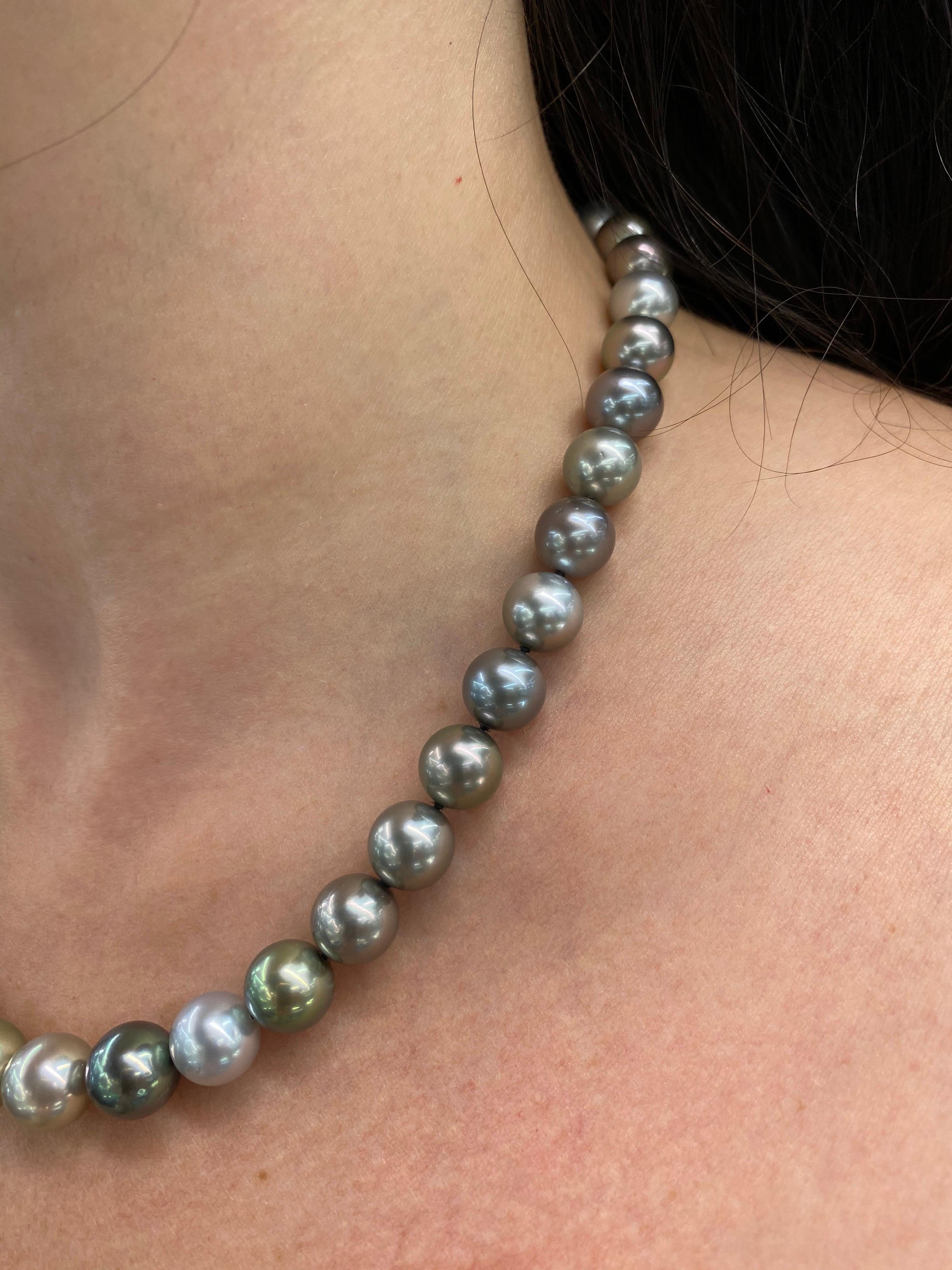 Multi-Color Tahitian Pearl Strand Necklace 14 Karat White Gold In New Condition In New York, NY