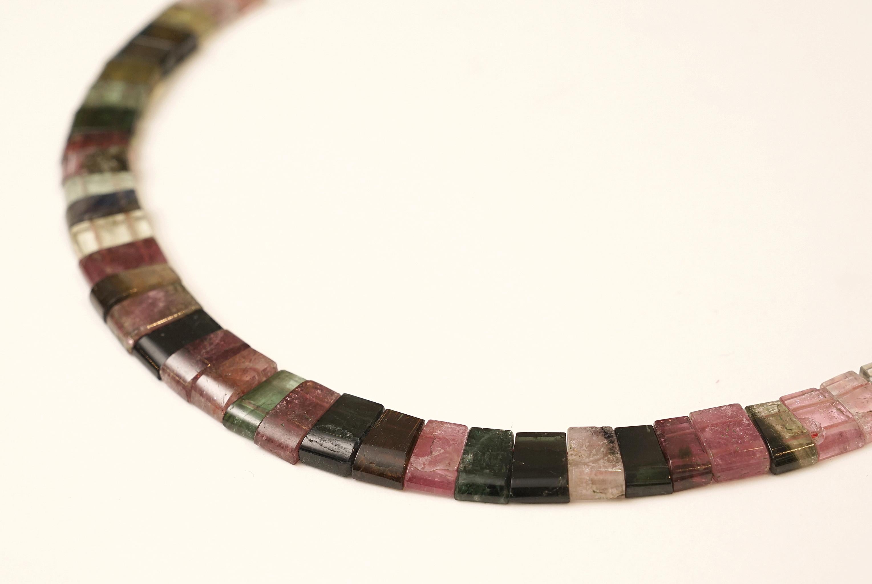 Mehrfarbige Turmalinperlen-Choker-Halskette im Zustand „Gut“ im Angebot in Nantucket, MA