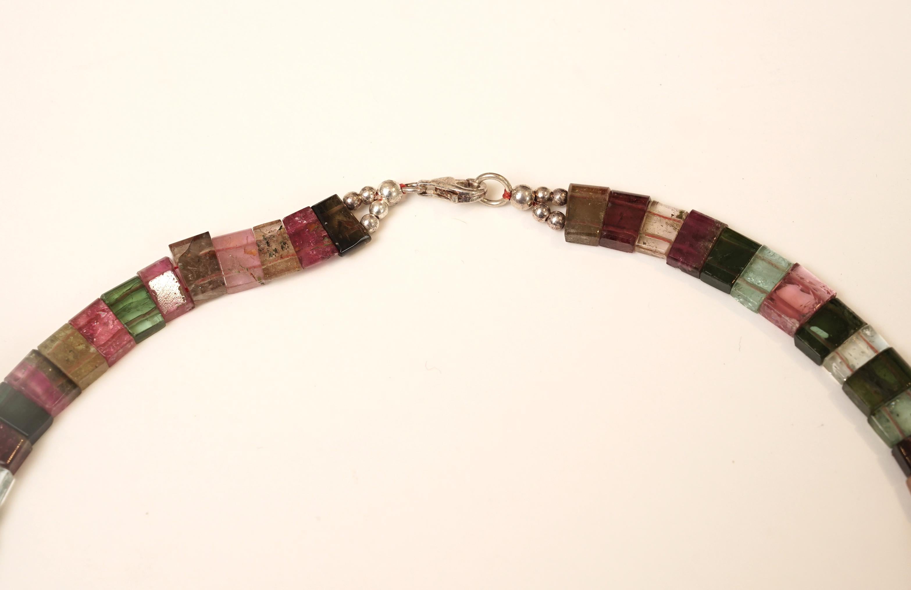 Mehrfarbige Turmalinperlen-Choker-Halskette für Damen oder Herren im Angebot