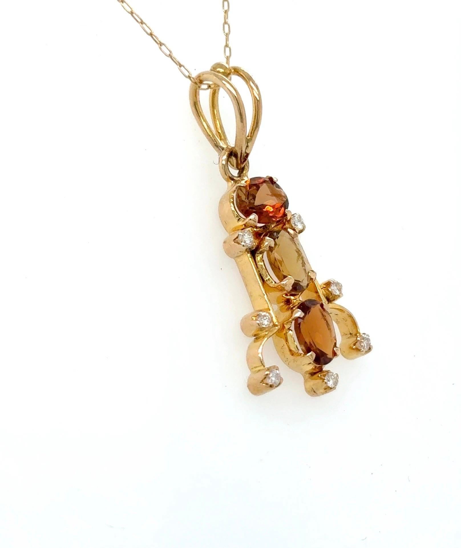 Artisan Collier à pendentif en or jaune avec tourmaline multicolore et diamant en vente