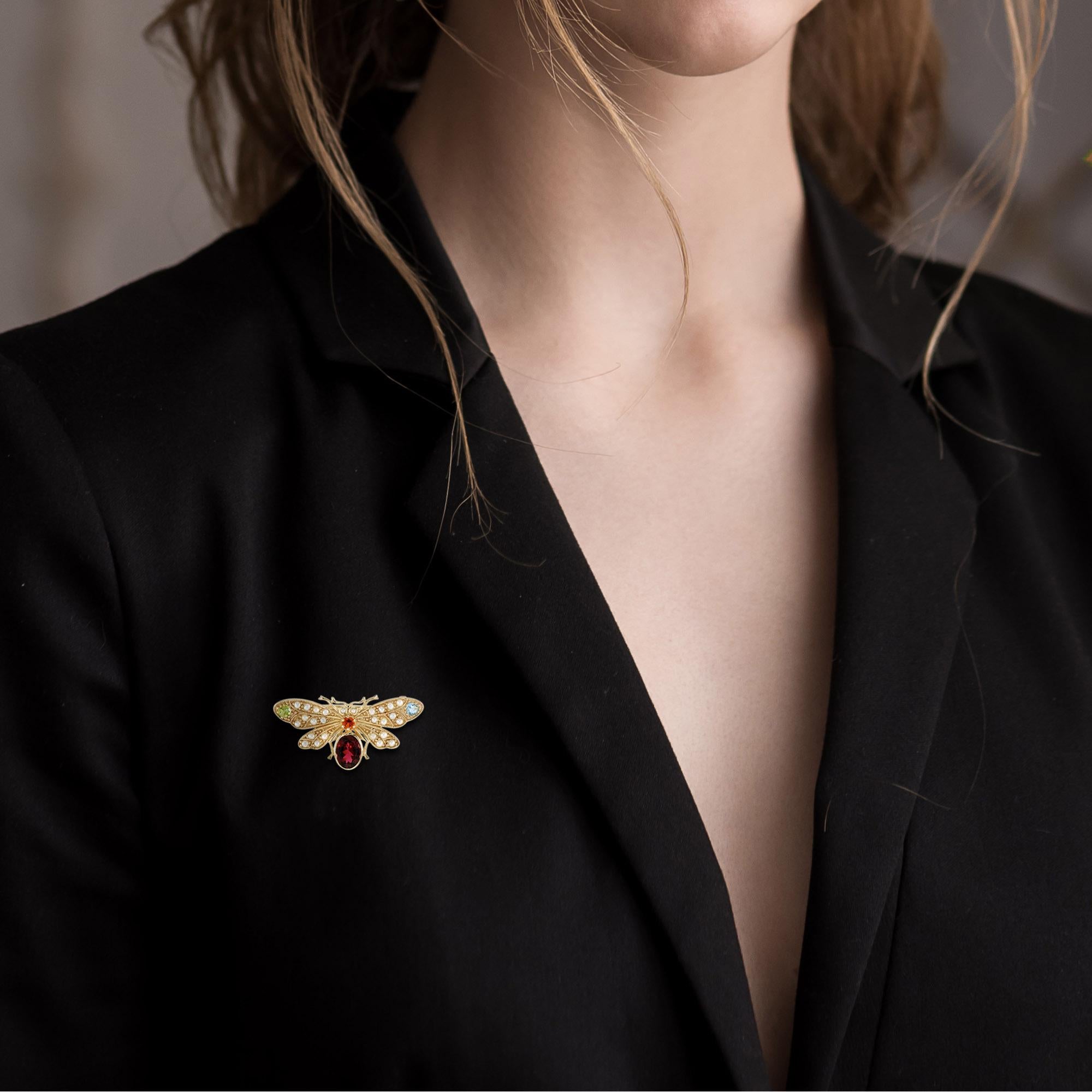 Multi Color Tourmalines & Pearl Victorian Style Bee 14K Yellow Gold Pin Brooch (Ovalschliff) im Angebot