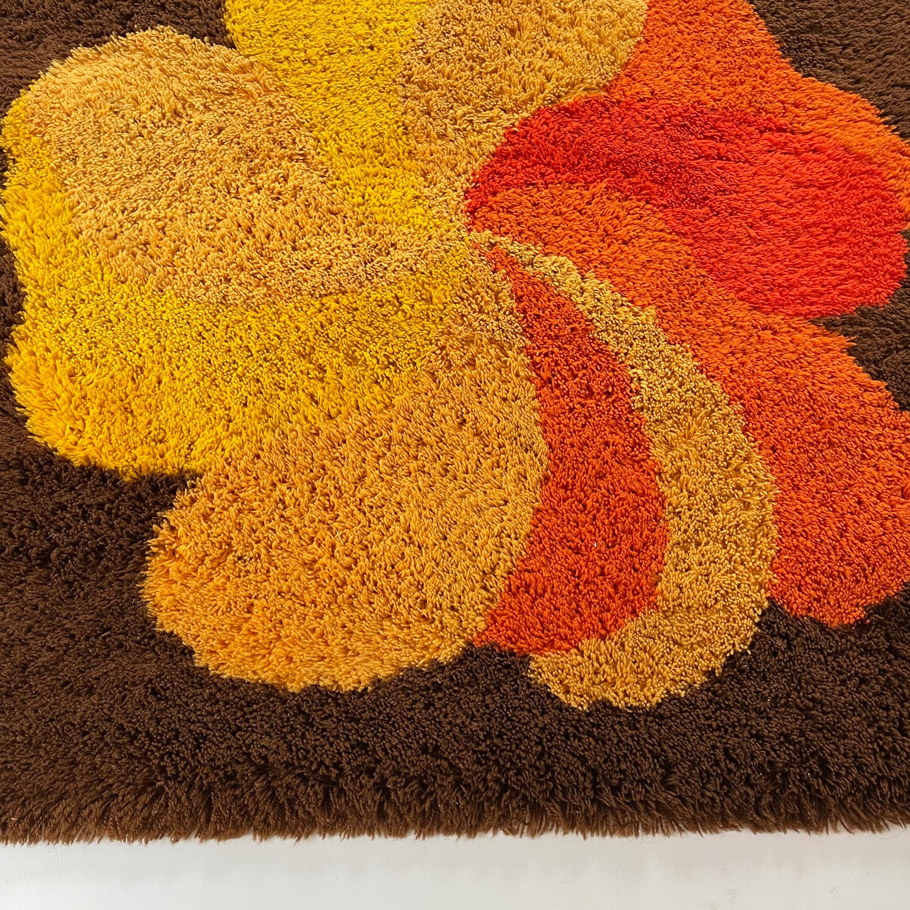 Tapis moderniste  poils longs multicolore vintage des annes 1970, Allemagne, 1970 Bon état - En vente à Kirchlengern, DE