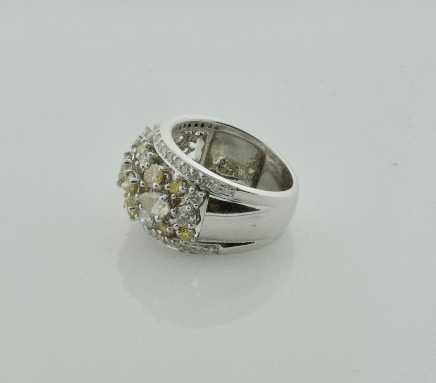 Multicolored Diamond Ring in 18 Karat 2.25 Total Weight For Sale 1