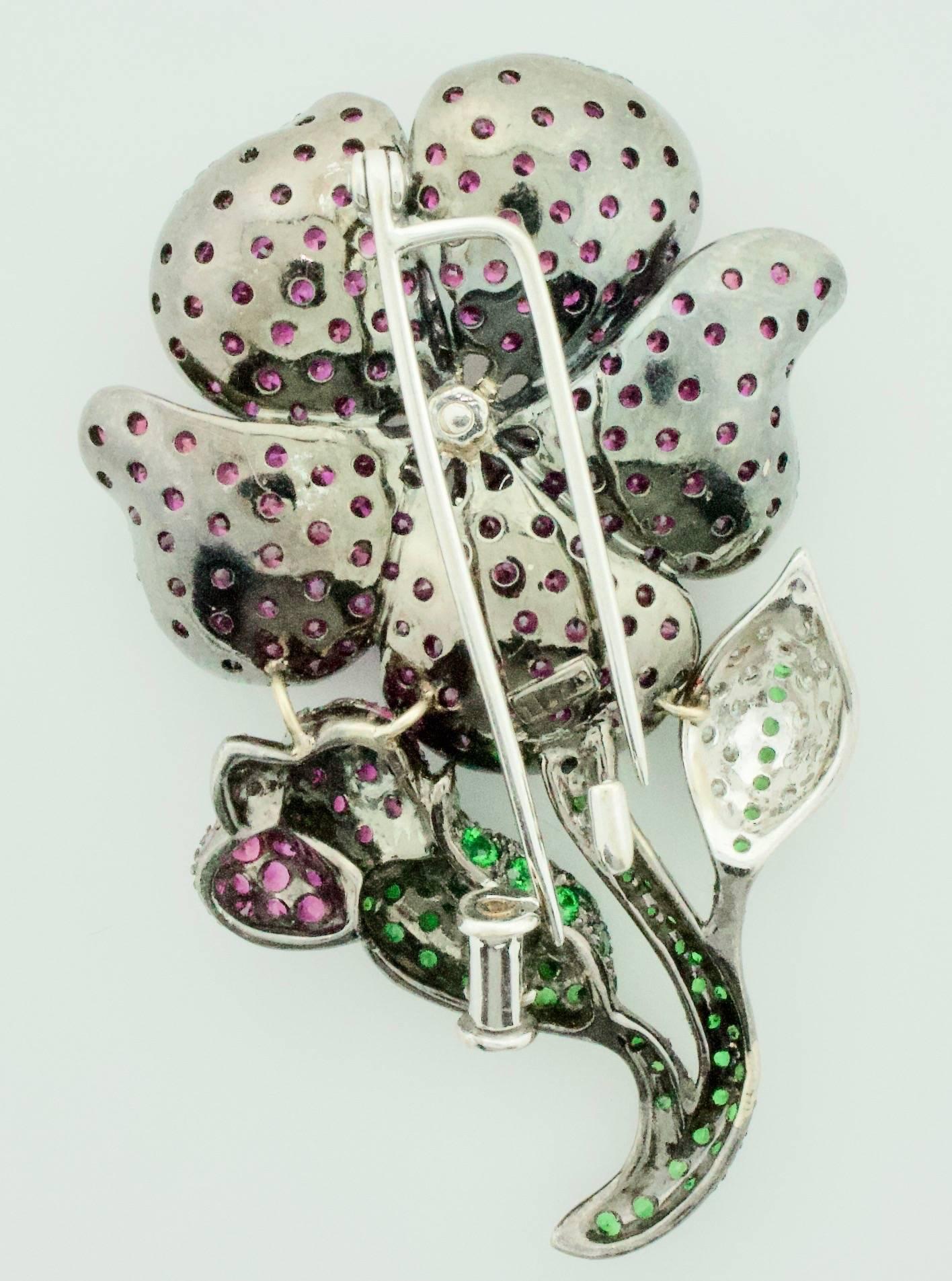 Multicolored Flower Brooch in 18 Karat Oxidized White Gold In Excellent Condition In Wailea, HI