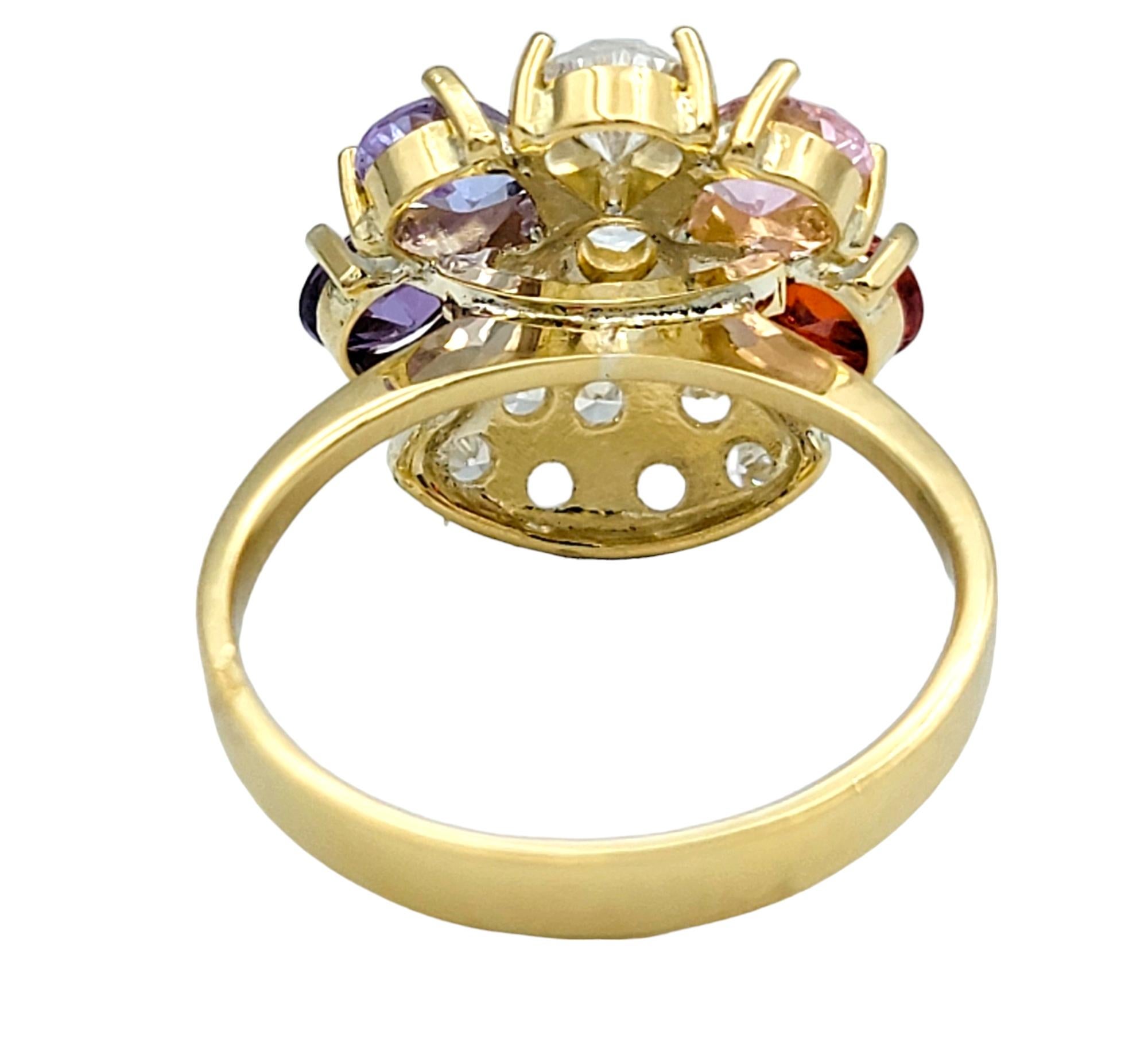 Donna Anello Cocktail con gemme multicolori e fiori di diamante in oro giallo 18 carati in vendita
