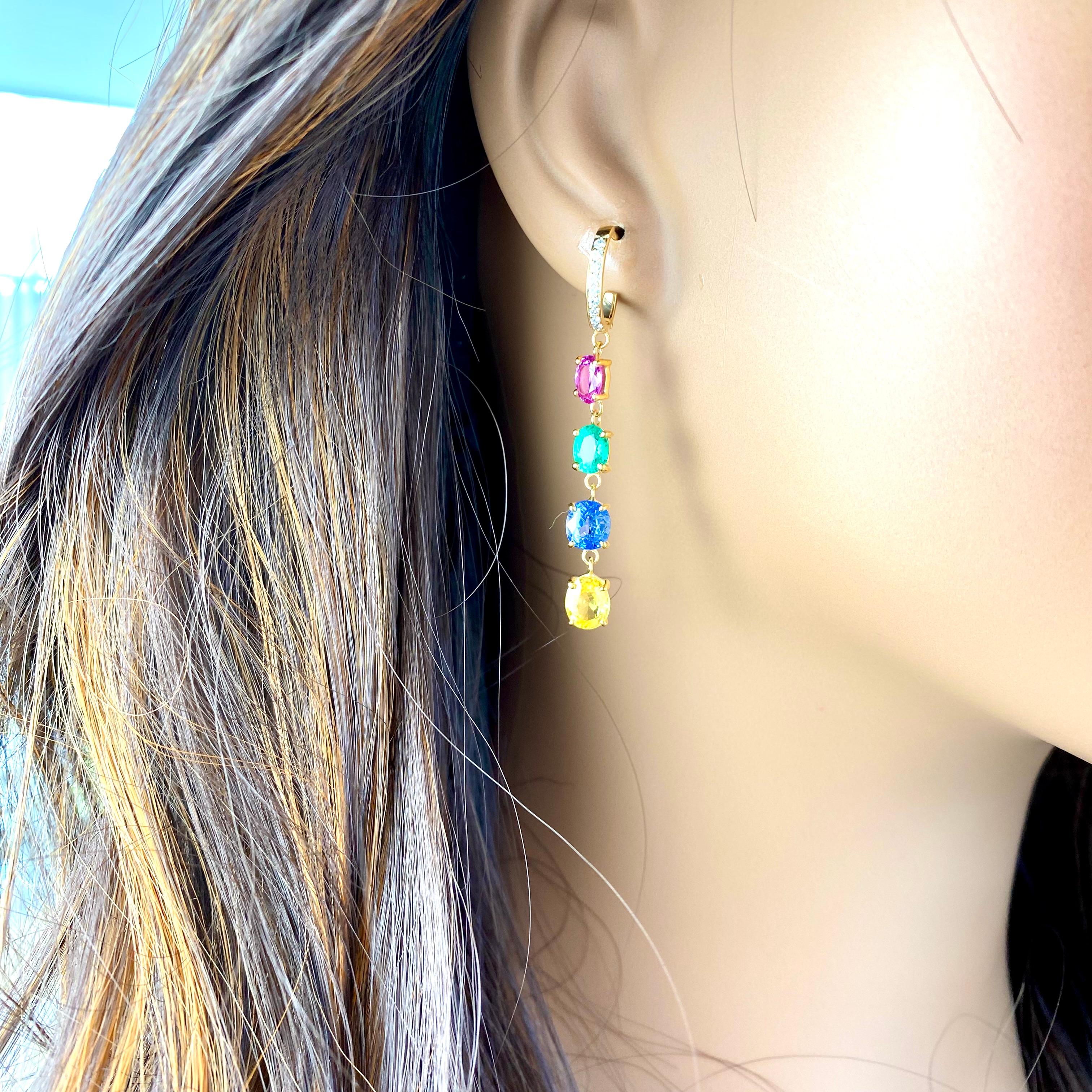 Mehrfarbige lange Ohrringe mit Edelsteinen und Diamanten mit Gewicht von 7,65 Karat und 1,95 Zoll  im Angebot 3