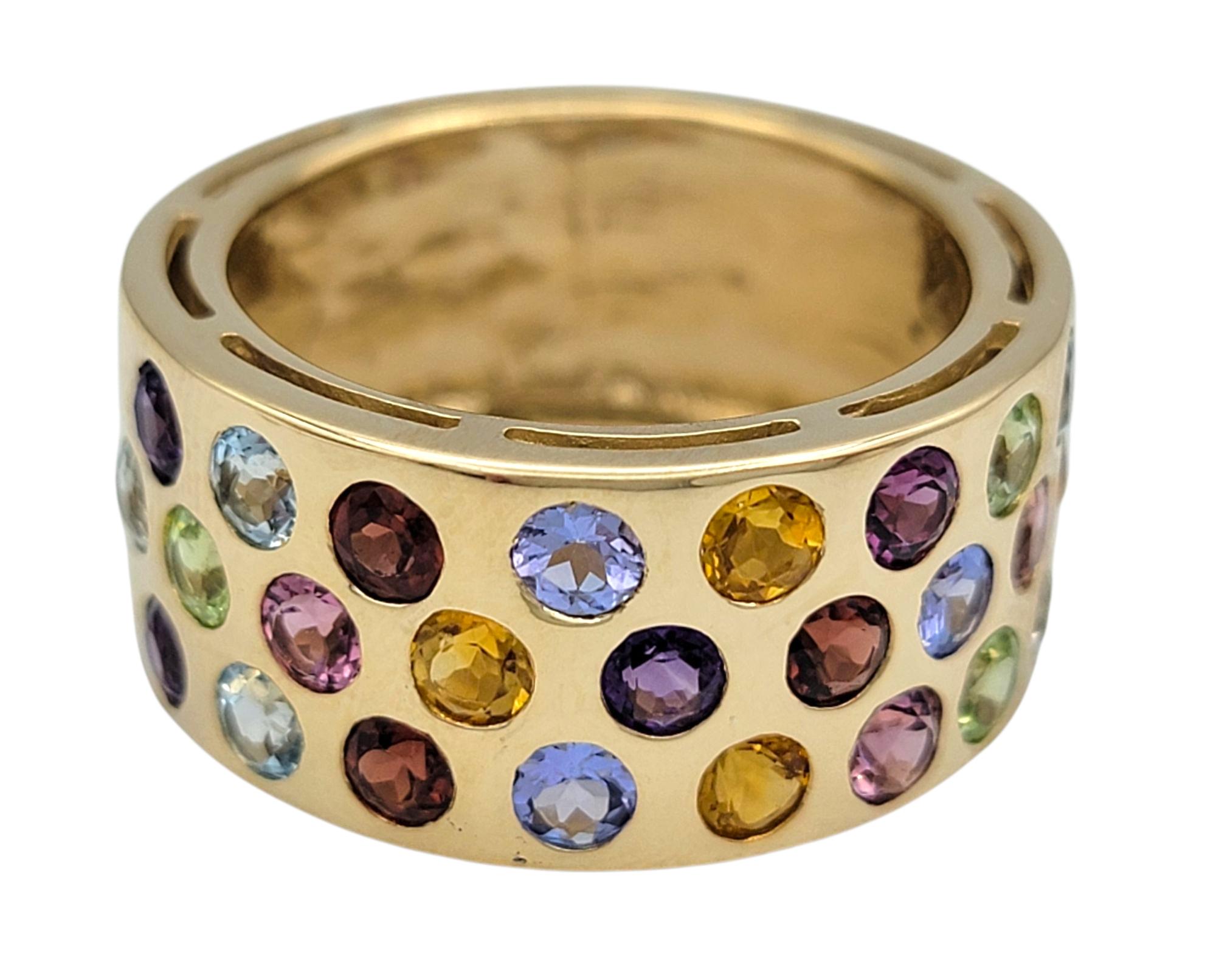 Taglio rotondo Anello a fascia larga con gemme multicolori Dot Dot Dot in oro giallo lucido 14 carati in vendita