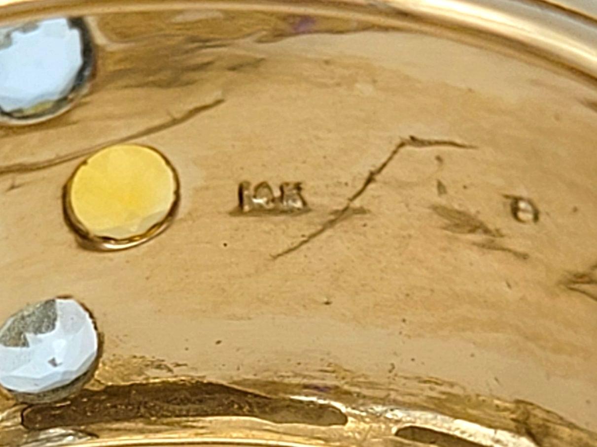 Anello a fascia larga con gemme multicolori Dot Dot Dot in oro giallo lucido 14 carati in vendita 2