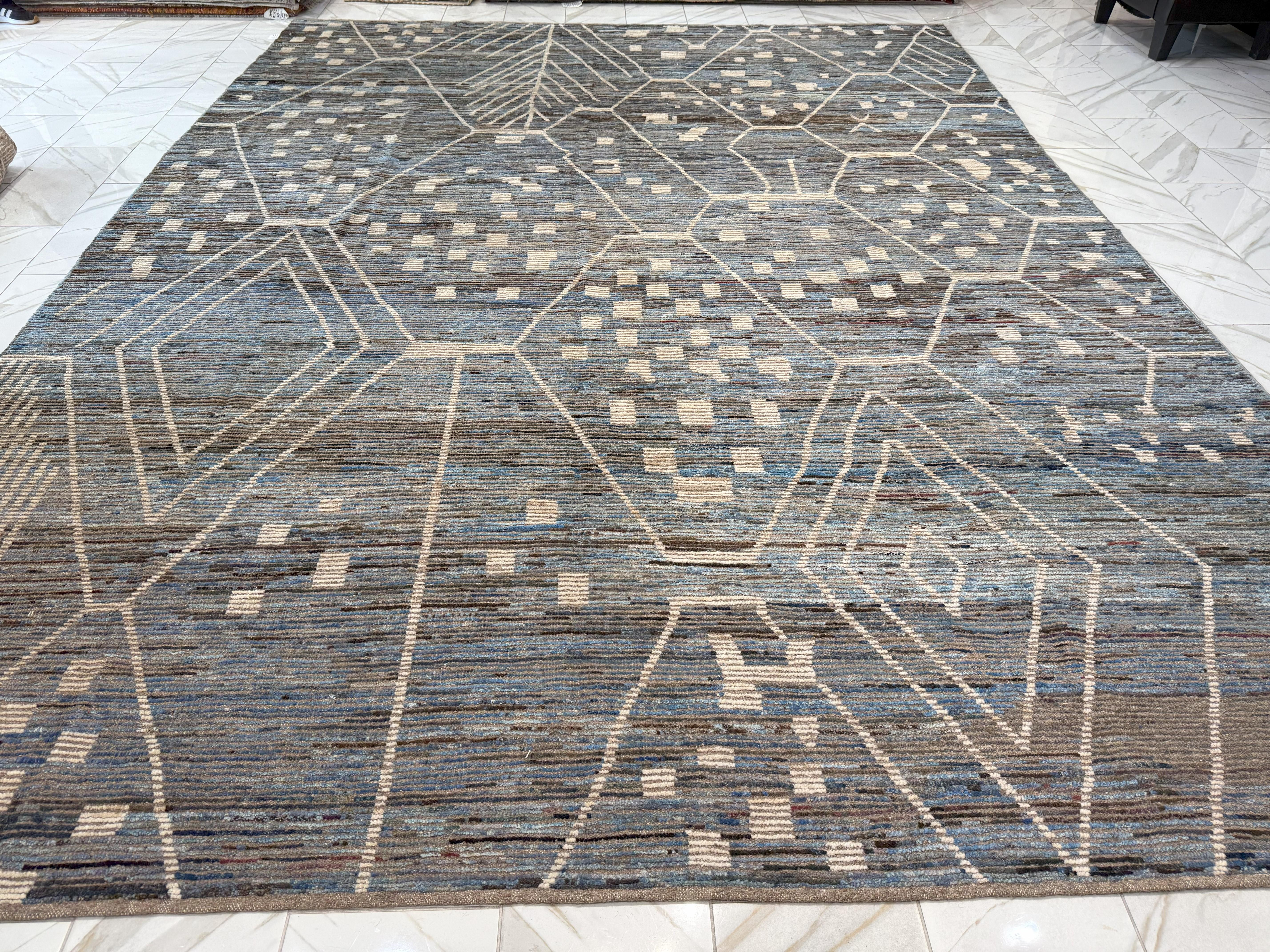 Pakistanais Multi-Colored Geometric Moroccan G Design Area Rug en vente