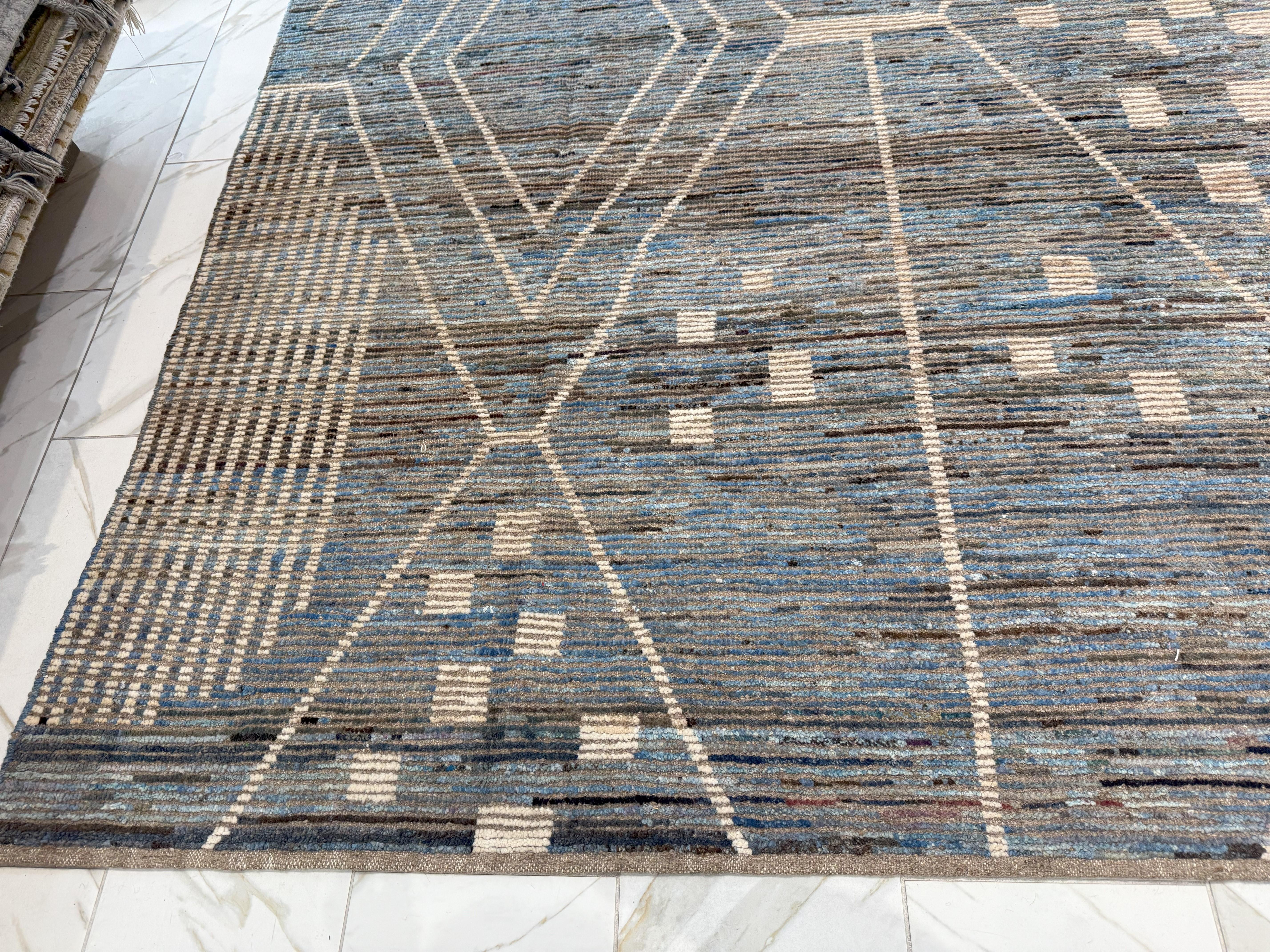 Noué à la main Multi-Colored Geometric Moroccan G Design Area Rug en vente
