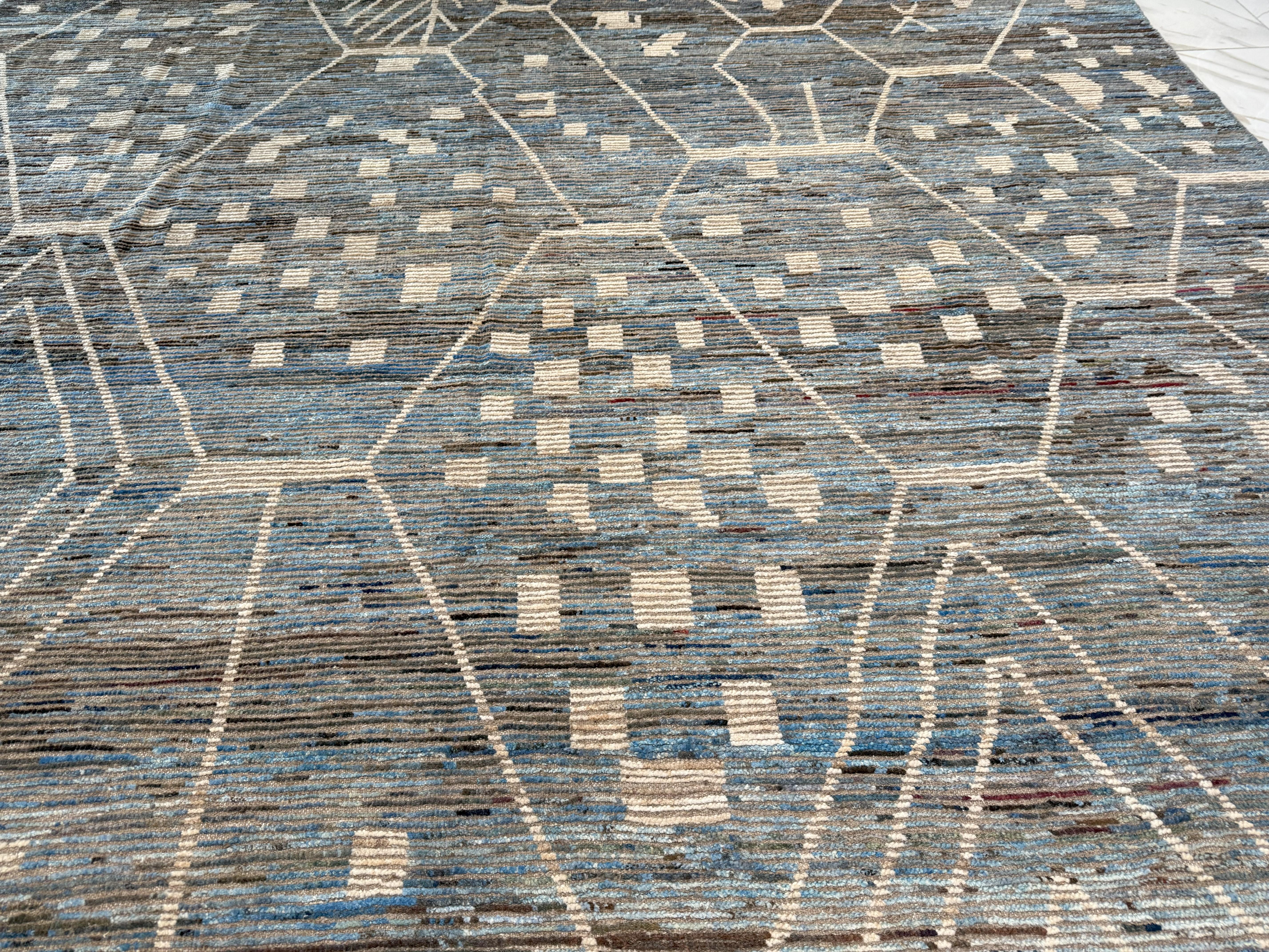Multi-Colored Geometric Moroccan G Design Area Rug Neuf - En vente à West Hollywood, CA