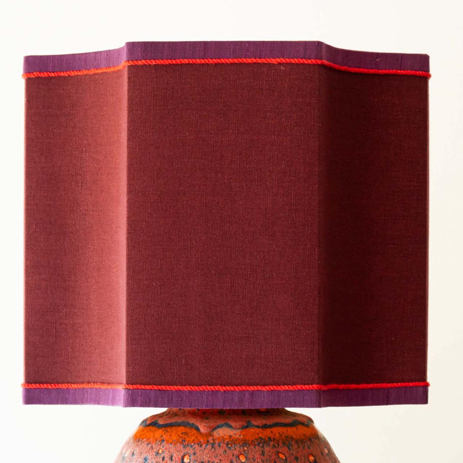 Fin du 20e siècle Lampadaire en céramique émaillée multicolore, abat-jour de R. Houben, 1970 en vente