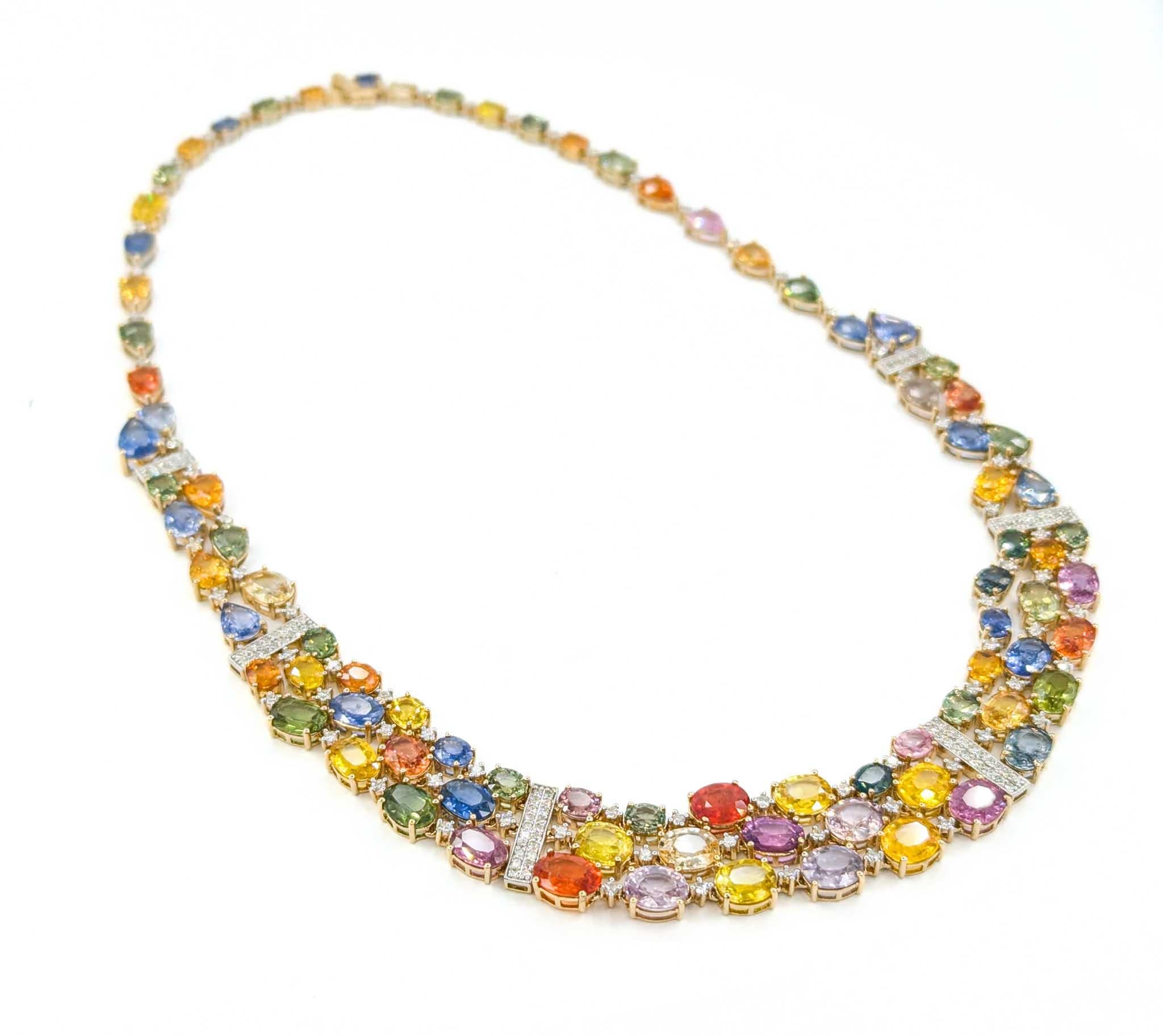 Mehrfarbige abgestufte Saphir-Halskette mit Diamanten aus 14 Karat Gelbgold mit Diamanten (Ovalschliff)