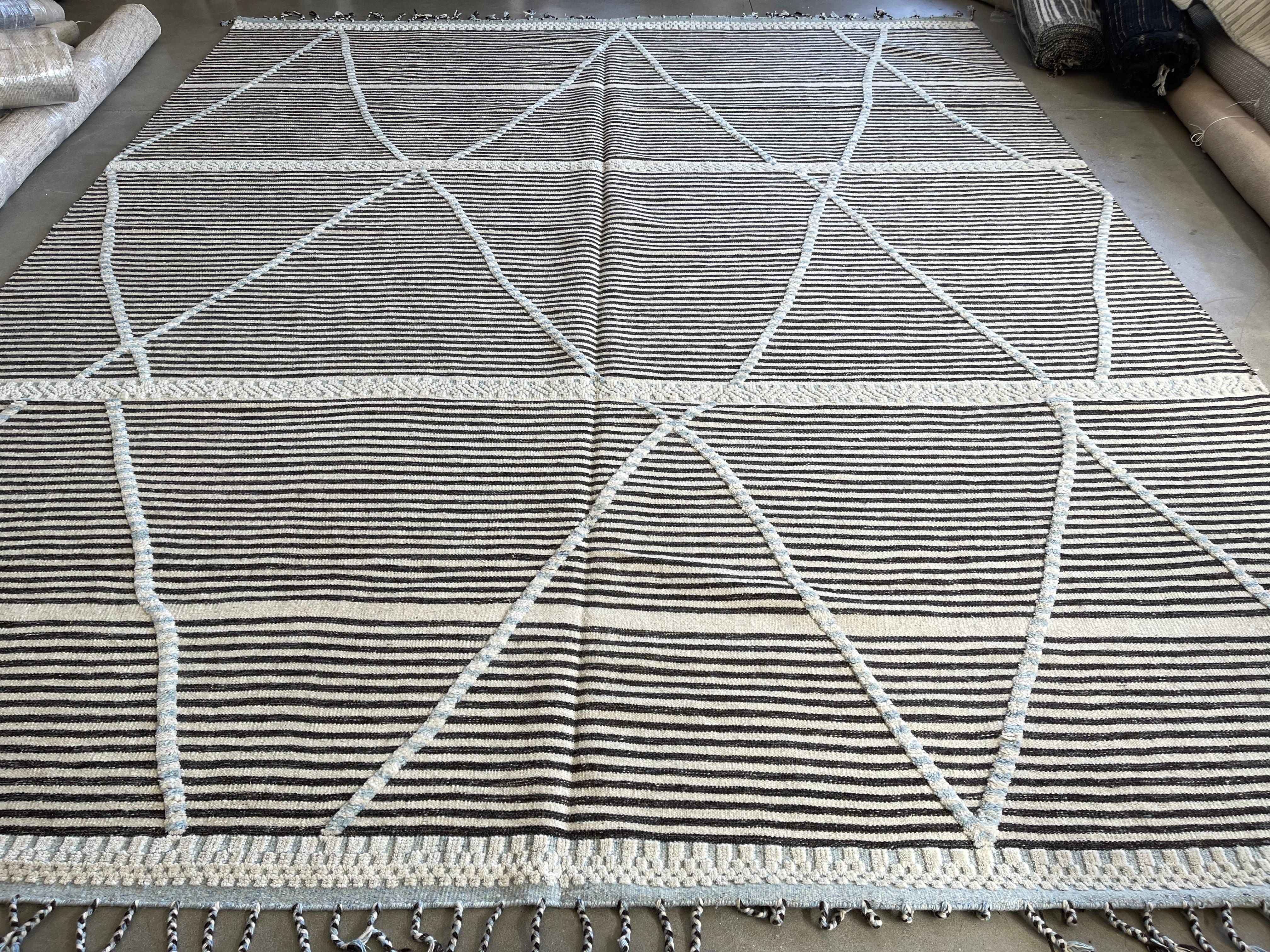 Indiano Tappeto multi colorato con design marocchino alto e basso in vendita