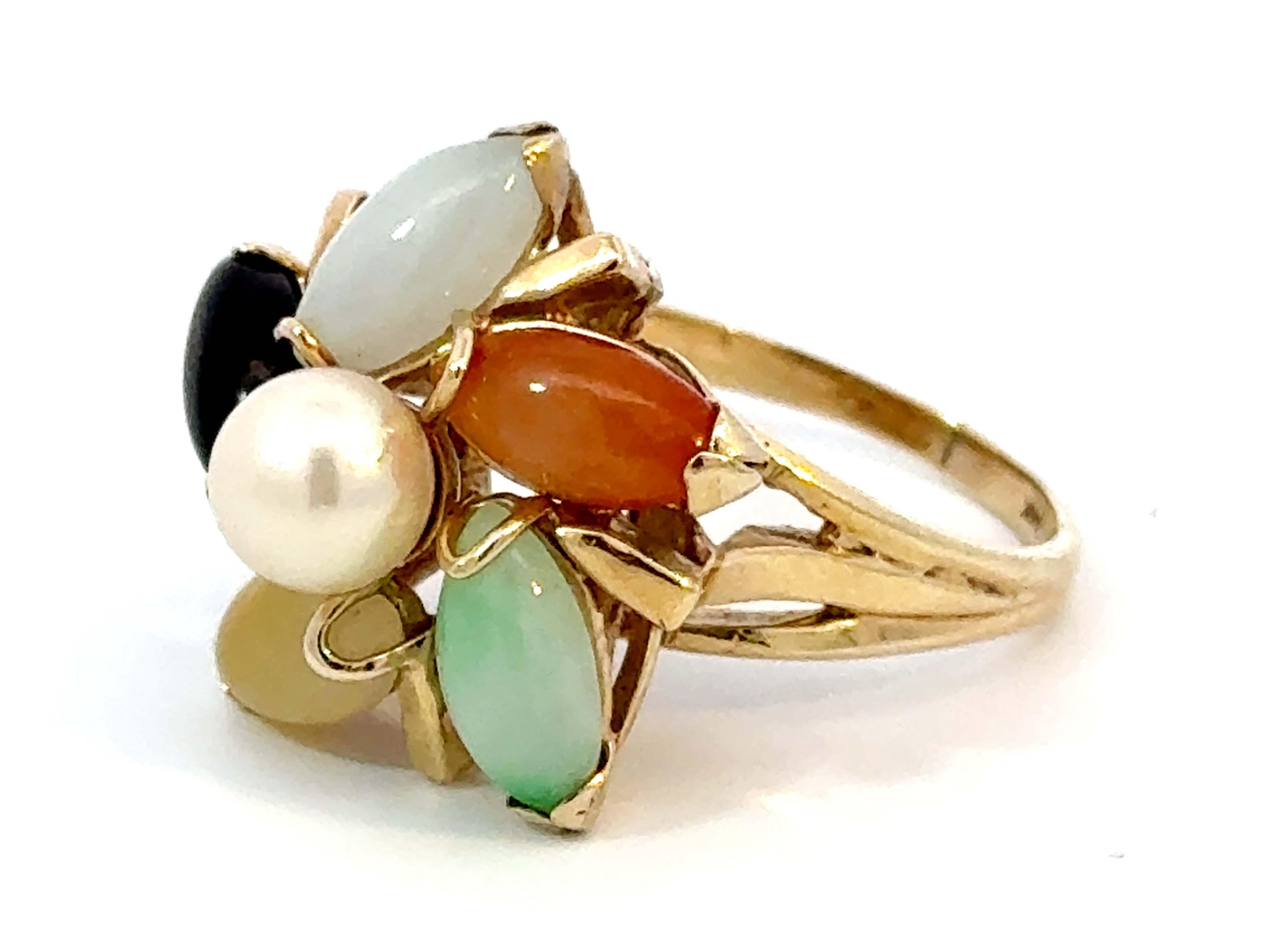 Multi Colored Jade Flower and Pearl Center Ring 14K Yellow Gold In Excellent Condition For Sale In Honolulu, HI