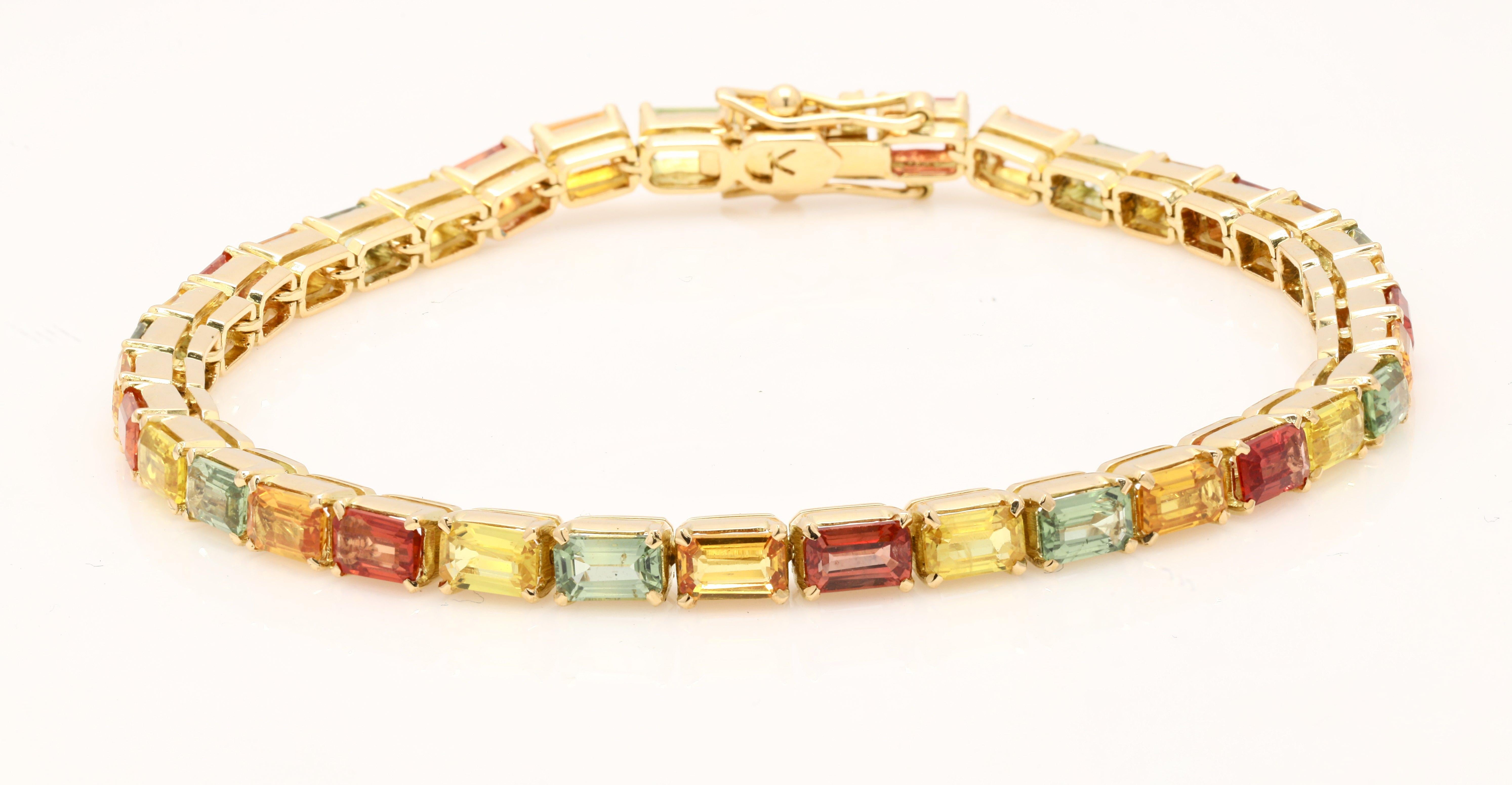 Contemporain Bracelet tennis artisanal en or jaune 18 carats avec saphirs multicolores de 12,25 carats en vente