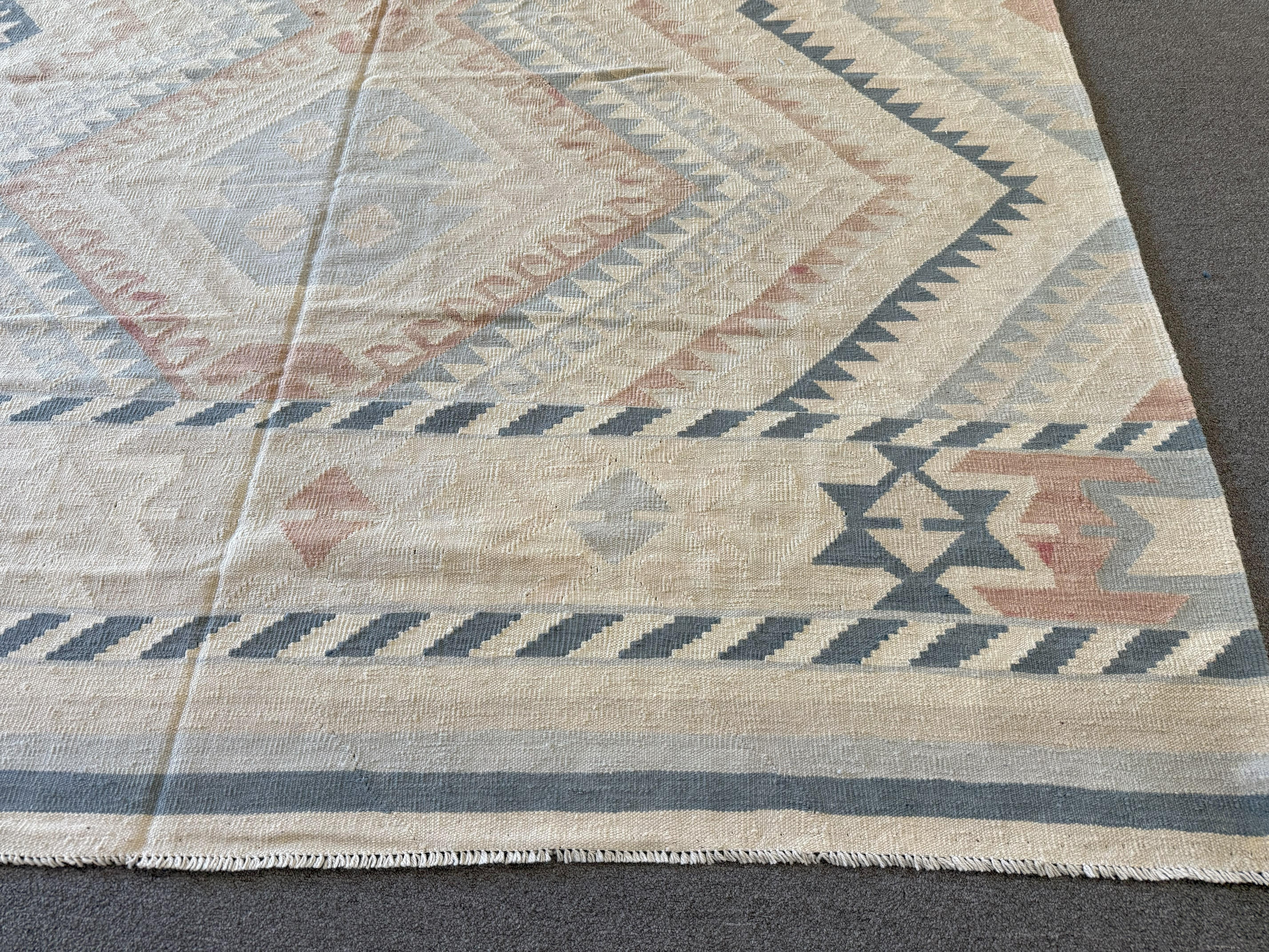 Alfombra Kilim Paquistaní Multicolor Siglo XXI y contemporáneo en venta