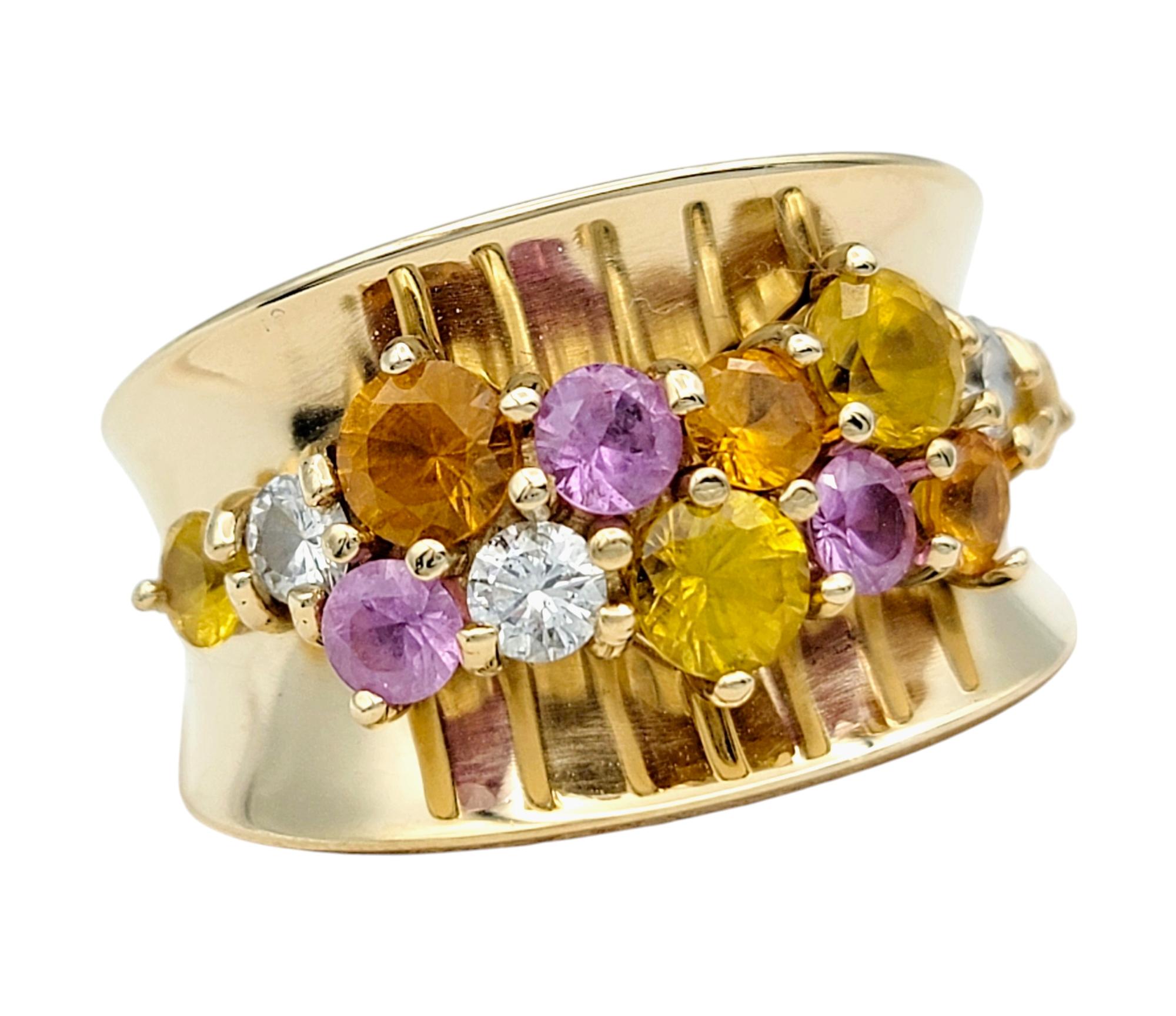 Contemporain Bague concave en or jaune 14 carats avec saphirs multicolores et diamants en vente