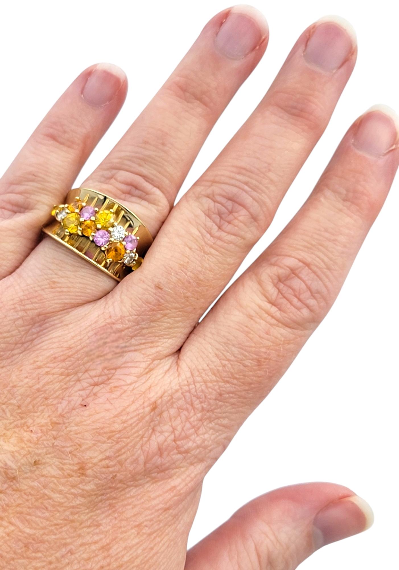Bague concave en or jaune 14 carats avec saphirs multicolores et diamants en vente 3