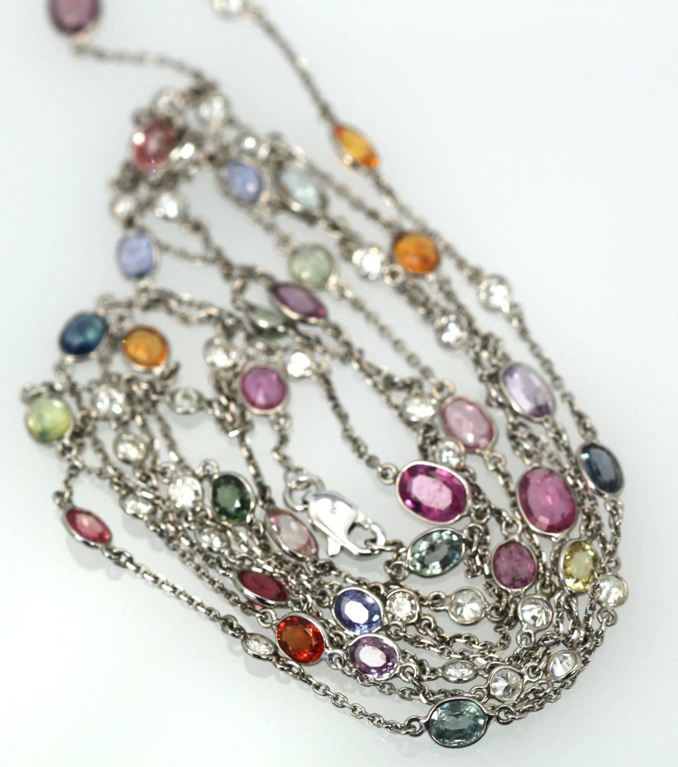Ich liebe lange Ketten, die mit Diamanten und anderen farbigen Steinen besetzt sind, und es ist so schwer, sie in ausgezeichnetem oder Vintage- bzw. antikem Zustand zu finden, also habe ich mir mehrere von meinem Juwelier anfertigen lassen. Ich