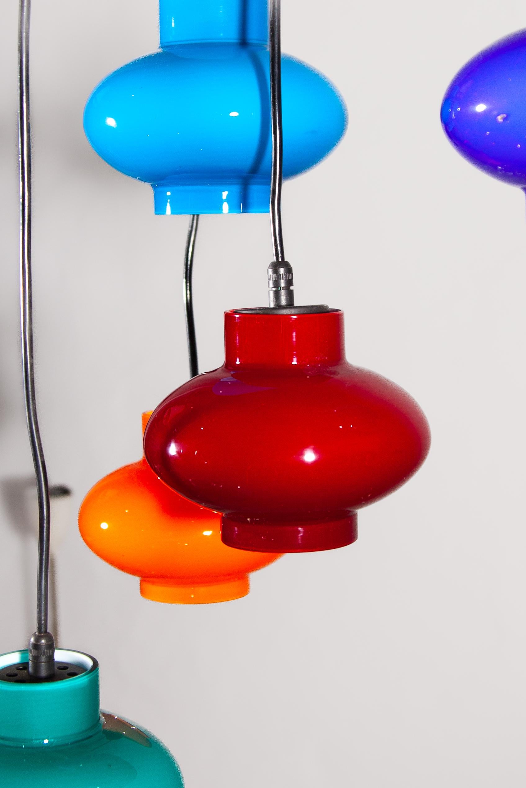 Multi-colored Six Shades Cascade pendant designed by Peill & Putzler In Good Condition For Sale In Antwerp, BE