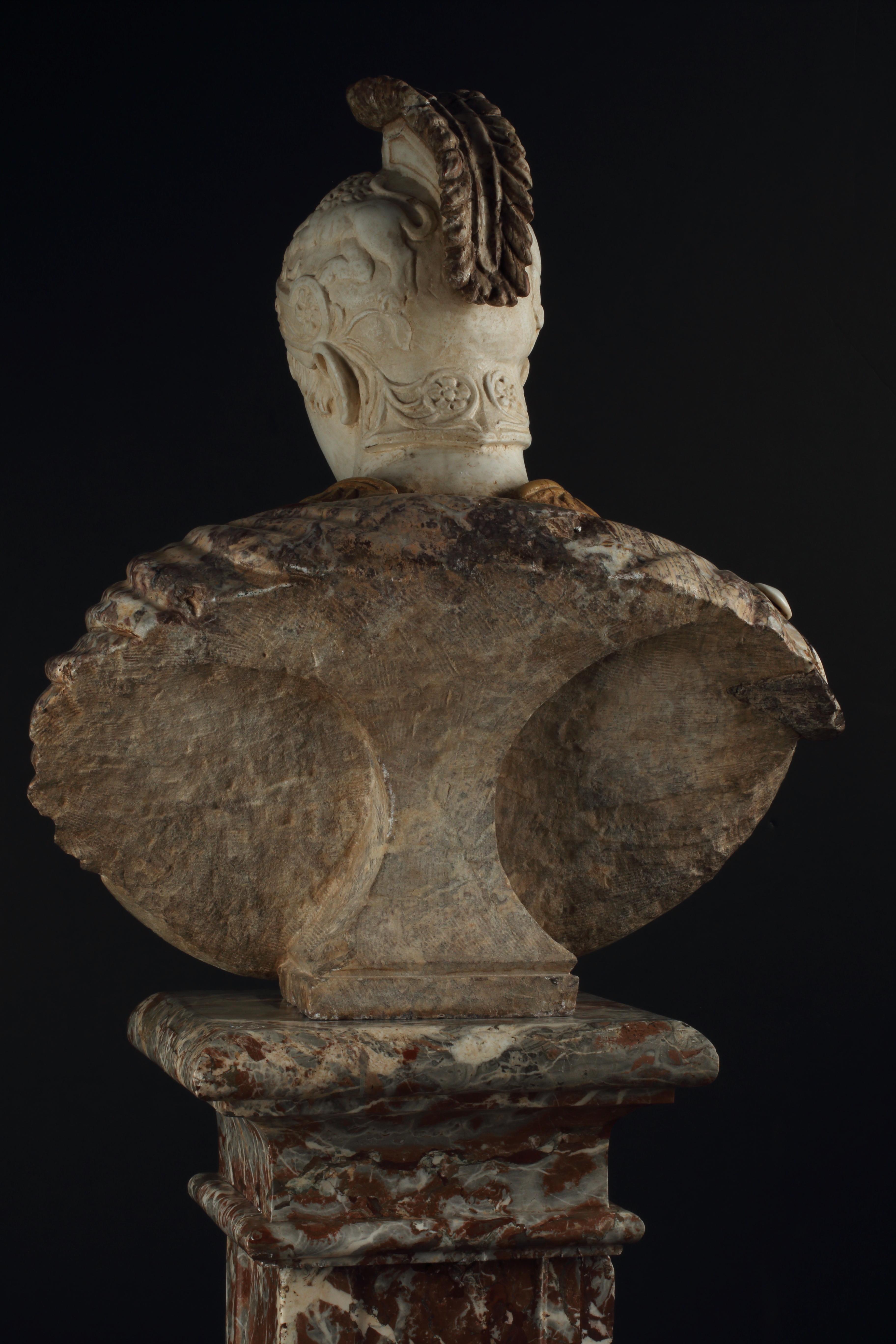 XIX secolo Busto in marmo multicromatico su piedistallo dopo l'antico, italiano XIX sec. in vendita
