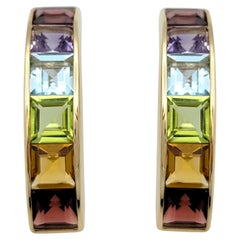 Mehrfarbige quadratische J-Hoop-Ohrringe aus 14 Karat Gelbgold mit Edelsteinen und Regenbogen