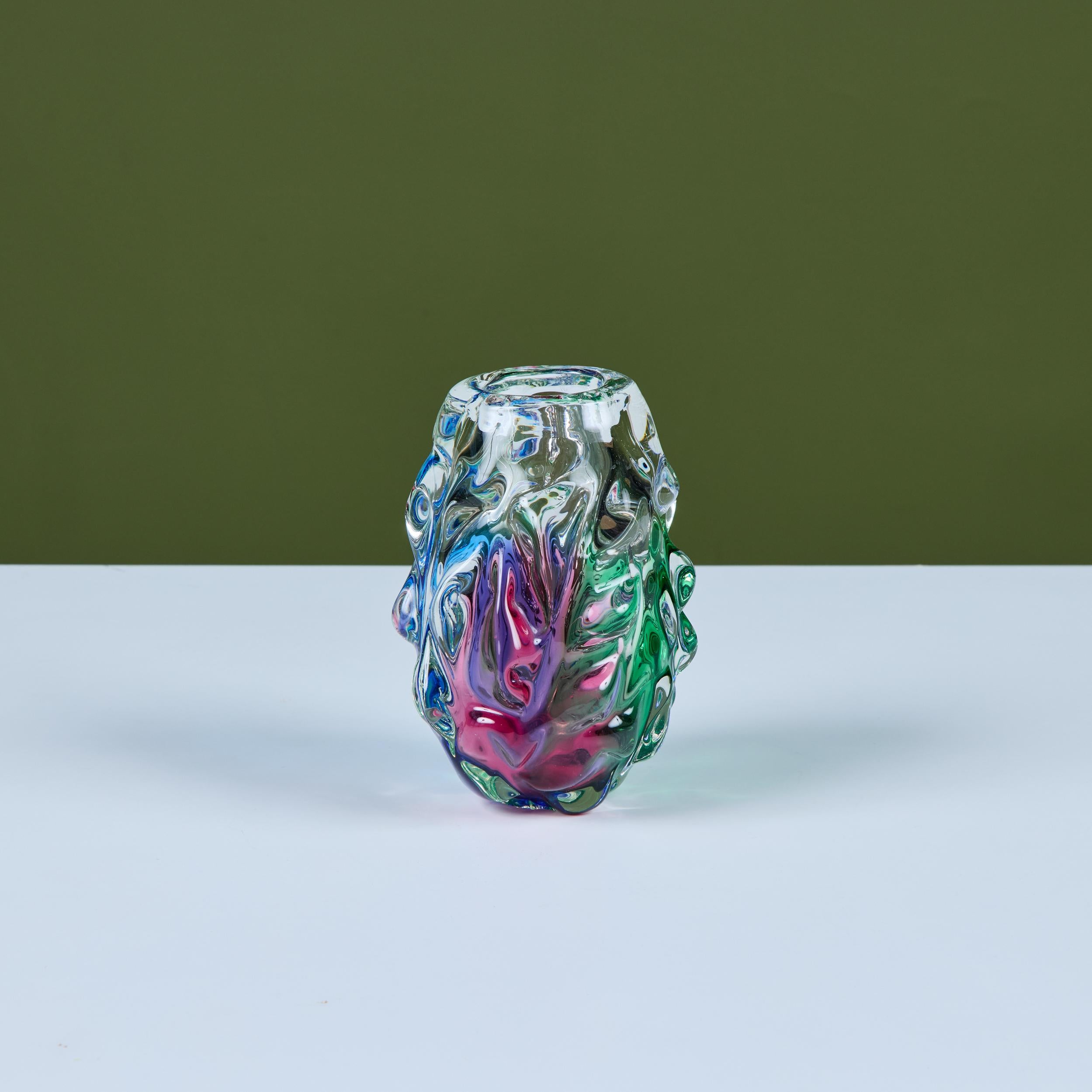 Mehrfarbige Vase aus strukturiertem Murano-Glas im Stil von Jan Beranek (Italienisch) im Angebot