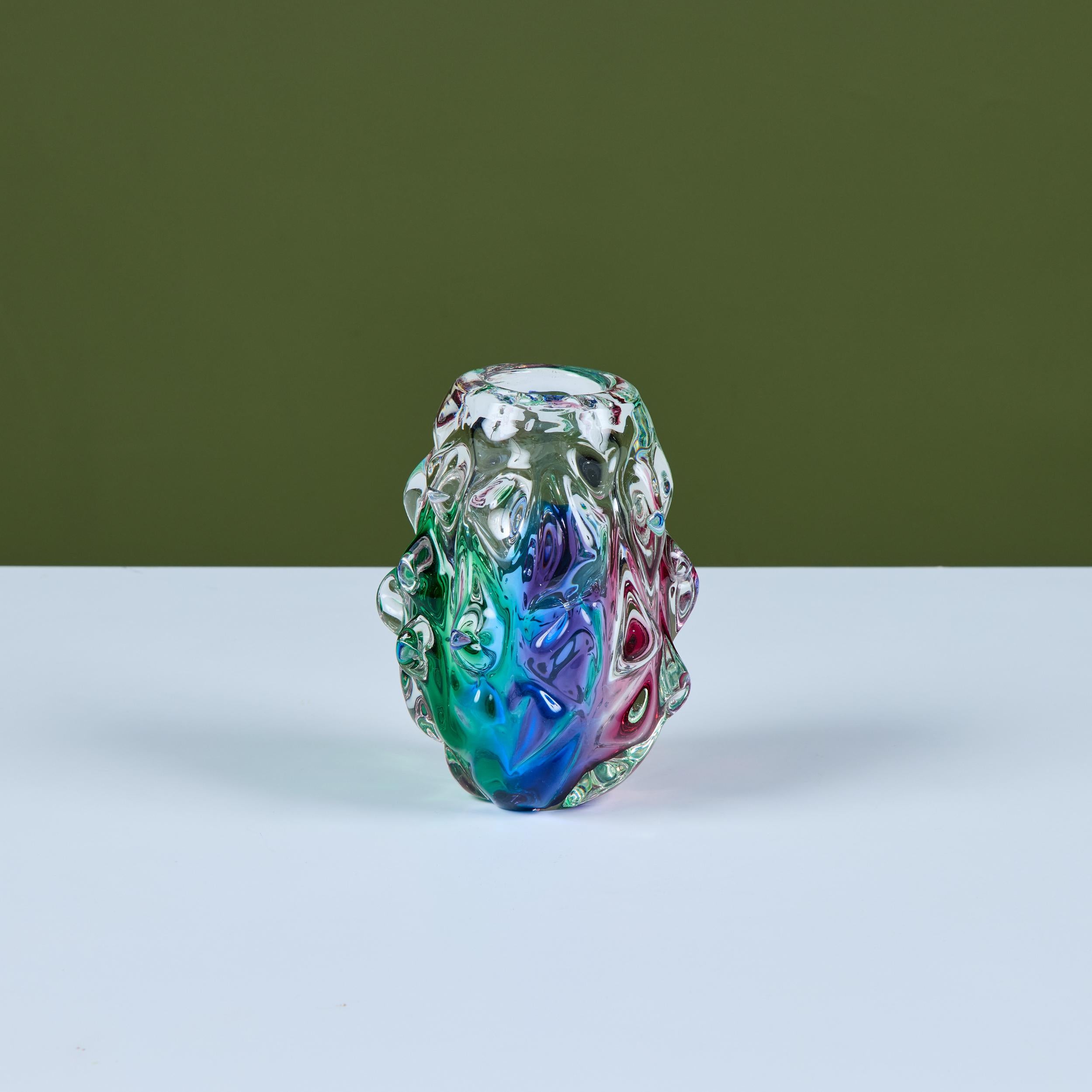Mehrfarbige Vase aus strukturiertem Murano-Glas im Stil von Jan Beranek (20. Jahrhundert) im Angebot