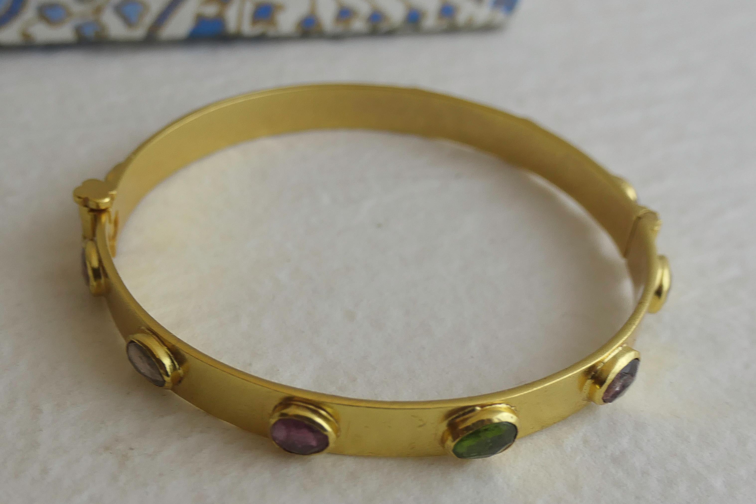 Taglio a rosa Bracciale in argento placcato oro con tormalina multicolore in vendita