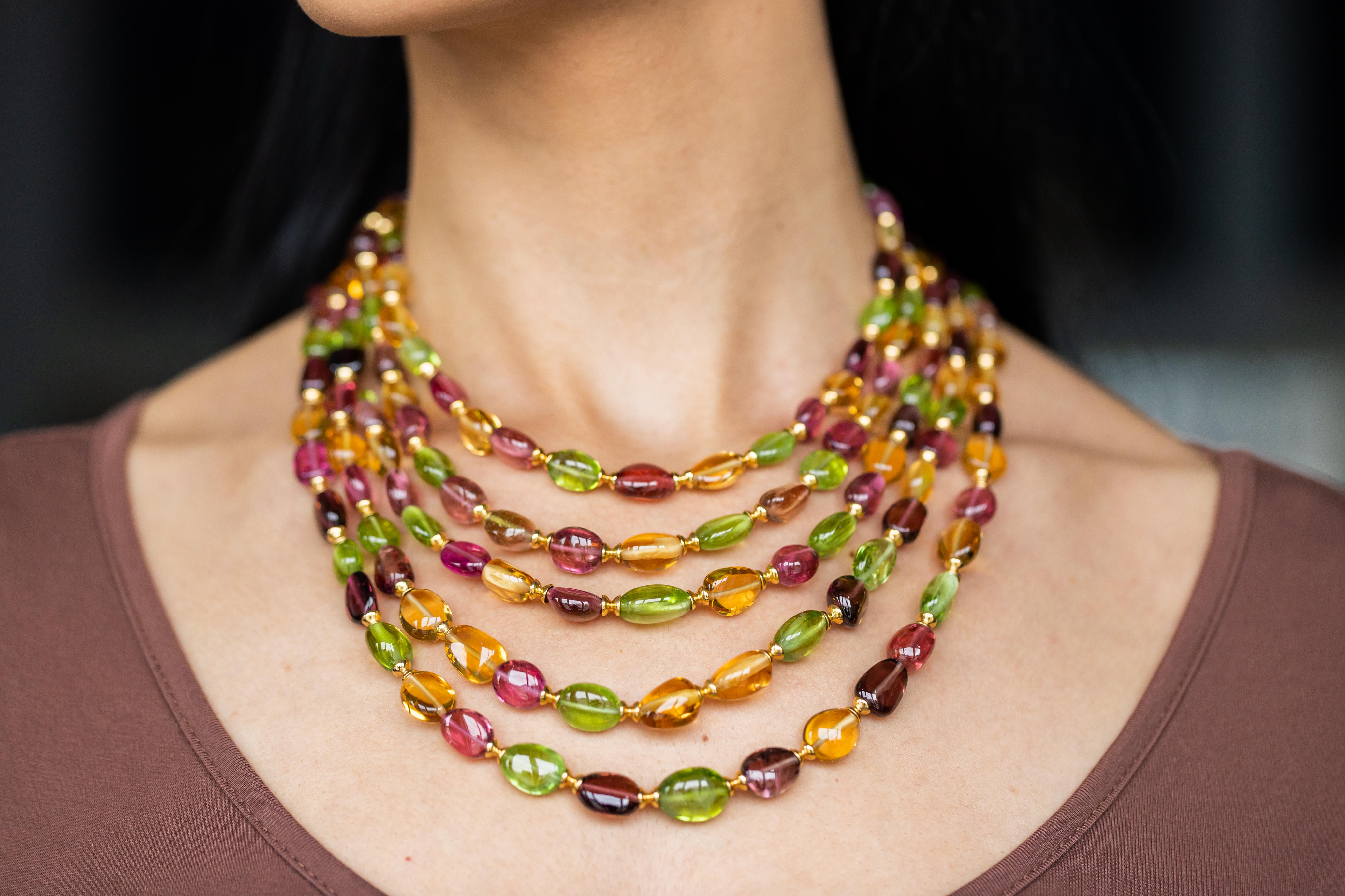 Moderne Collier à 5 rangs de tourmalines multicolores, péridots, citrine et 18 carats Syna en vente