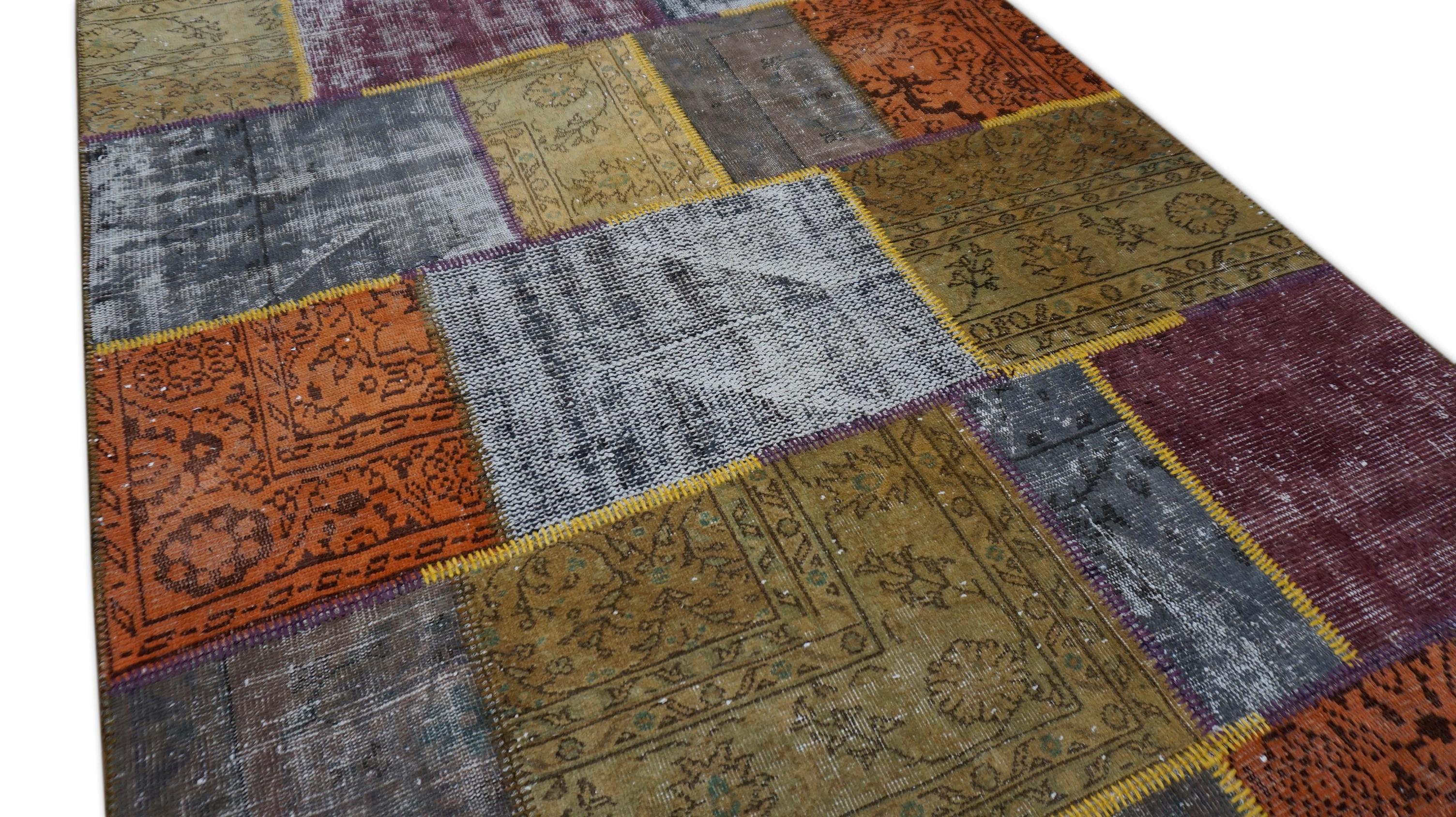 Mehrfarbiger Patch-Work-Teppich im Vintage-Stil 5'7''x8'3'' (Türkisch) im Angebot