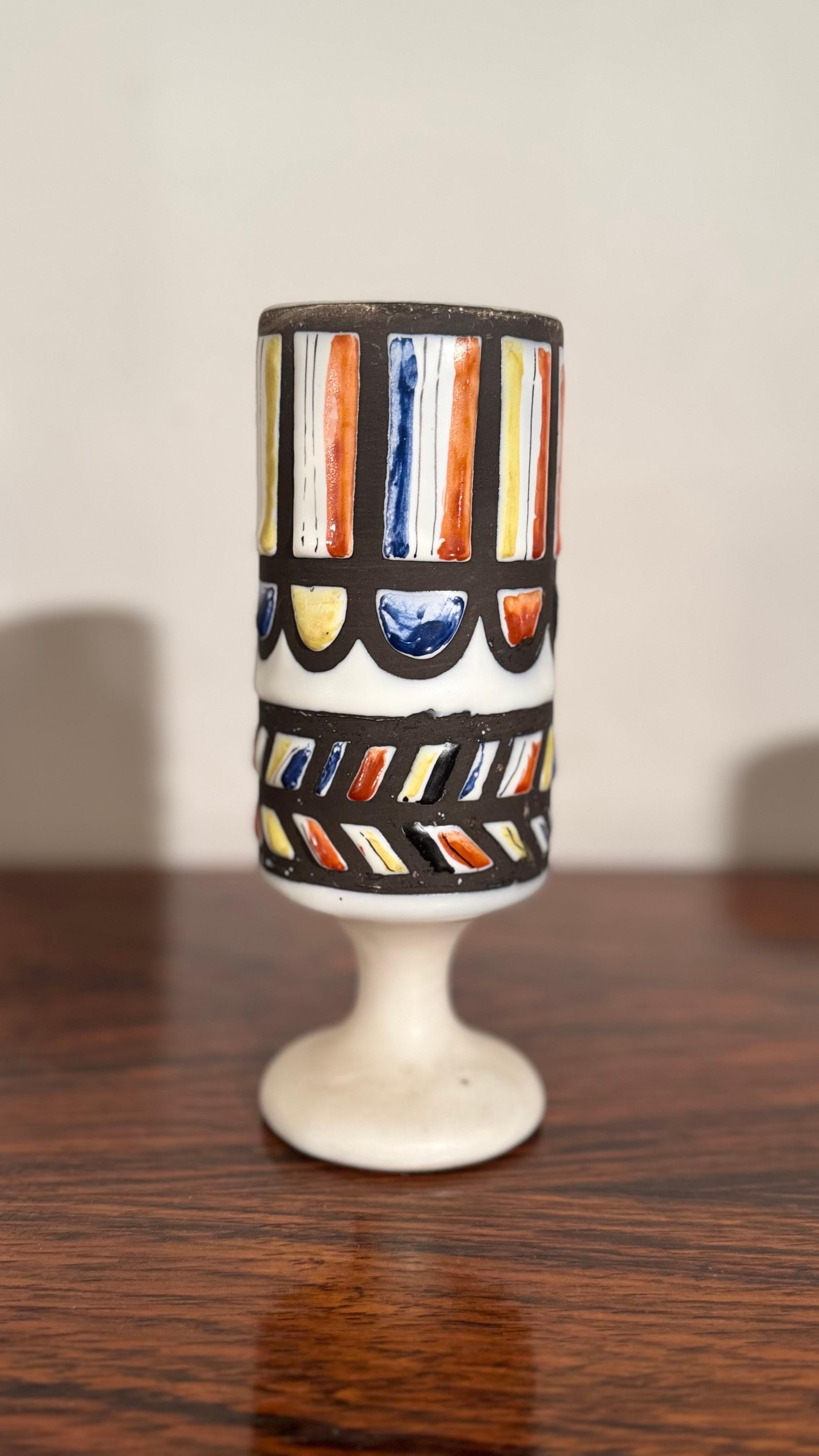 Mid-Century Modern Multi Colors Graphic Glazed Goblet, Vase Design by Roger Capron for Vallauris en vente