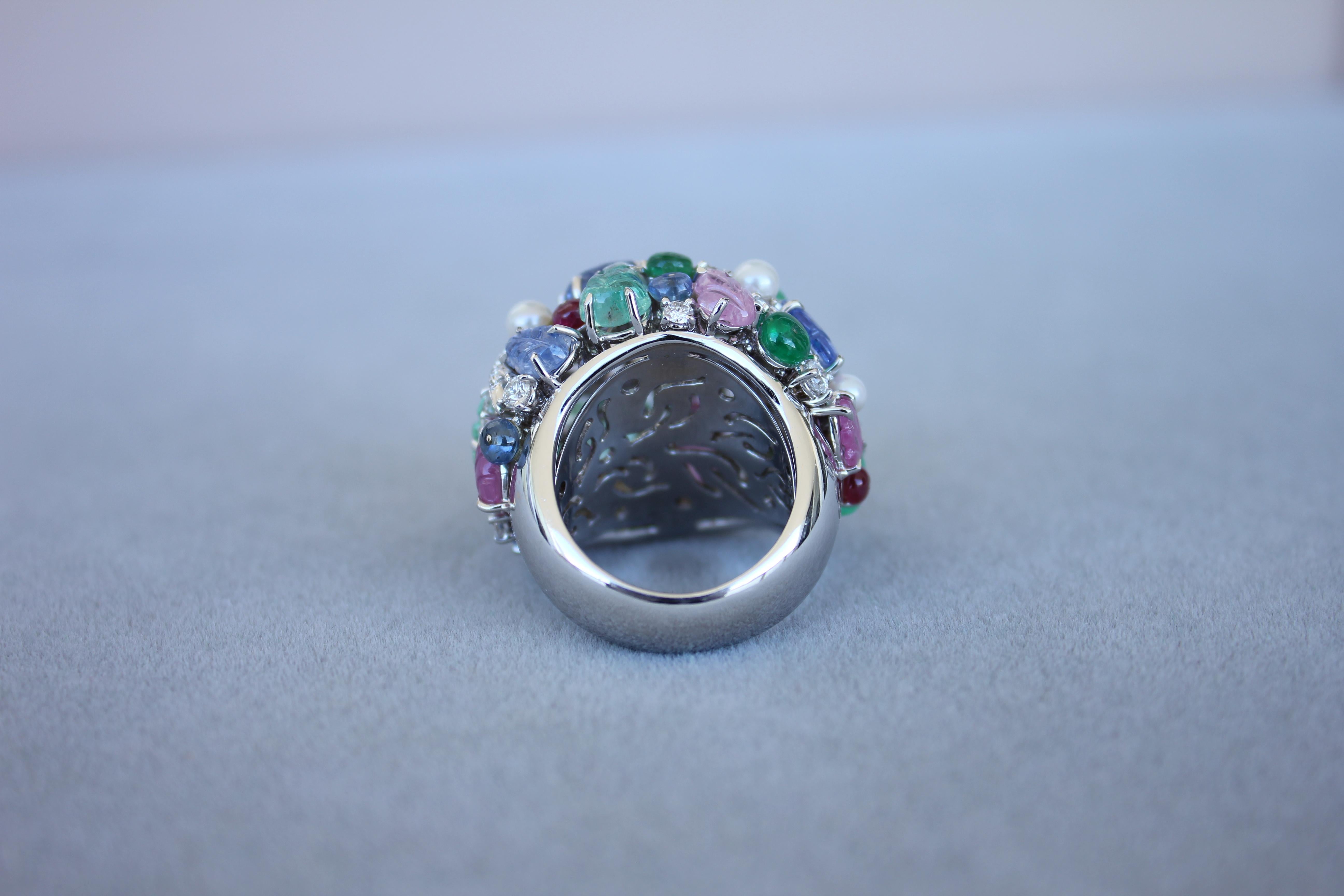 Multi Colors Sapphires Emeralds Ruby Diamond Scavia Unique 18K White Gold Ring In Excellent Condition For Sale In Fairfax, VA