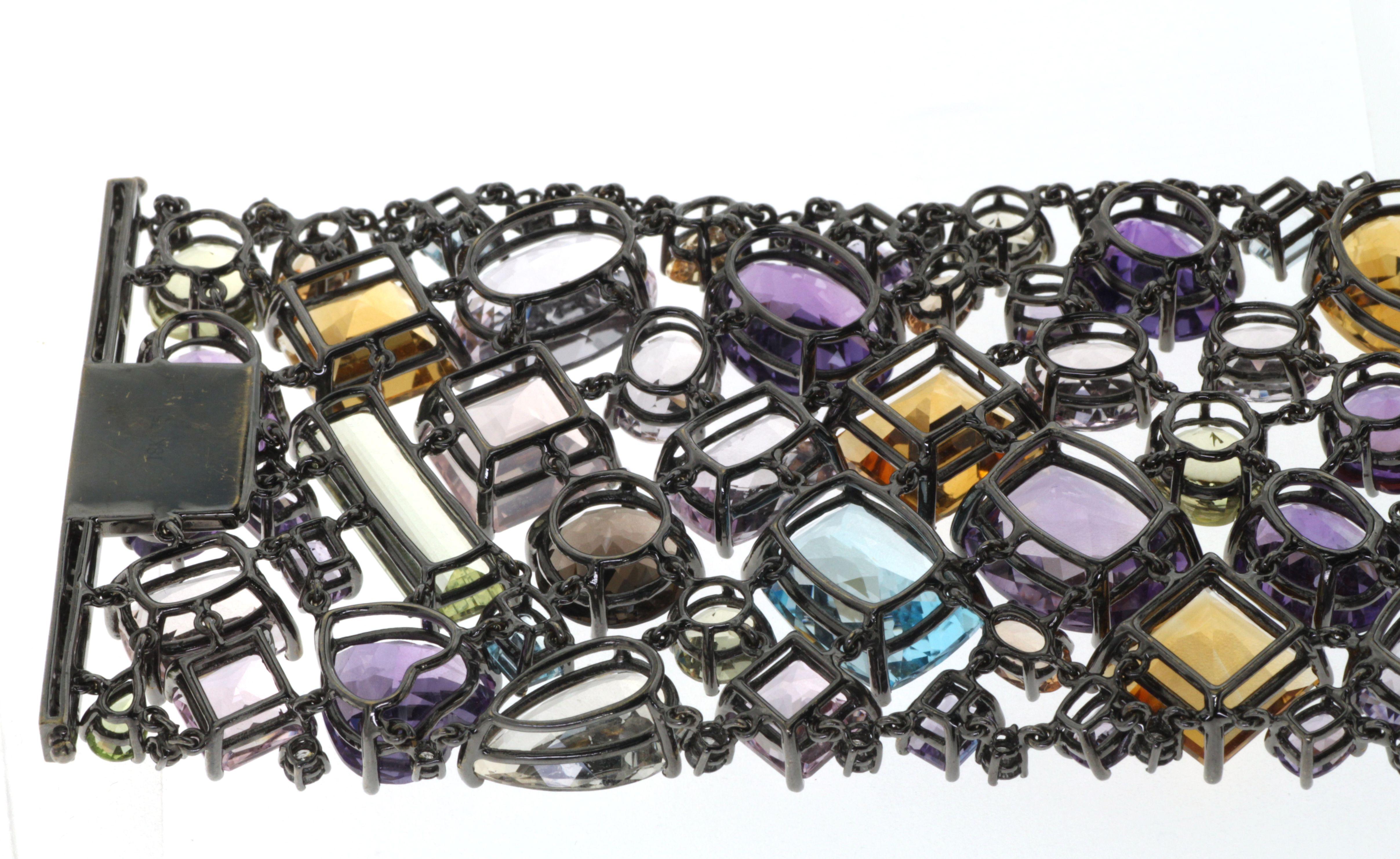 Mehrfarbiges Edelsteinarmband 18 Karat Roségold im Zustand „Neu“ im Angebot in Hong Kong, HK
