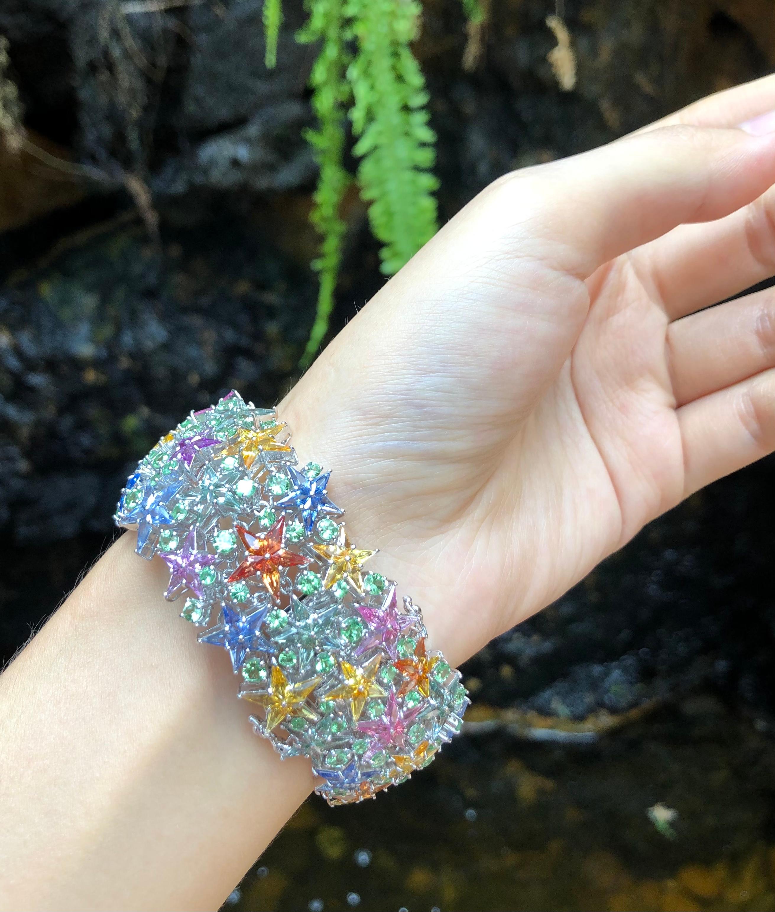 Multi Colour Sapphire with Tsavorite Star Bracelet in 18 Karat White Gold In New Condition For Sale In Bangkok, TH