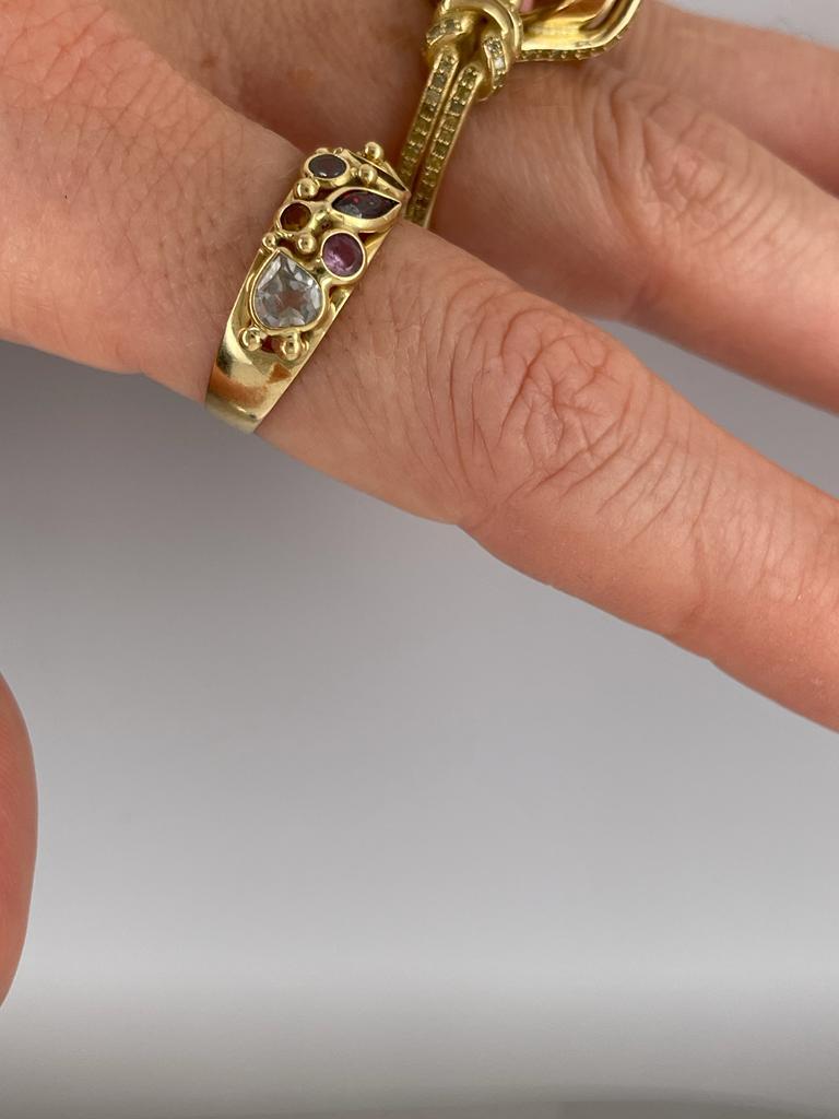 Ring mit mehrfarbigen Edelsteinen im Kuppelstil aus 18 Karat Gelbgold 4
