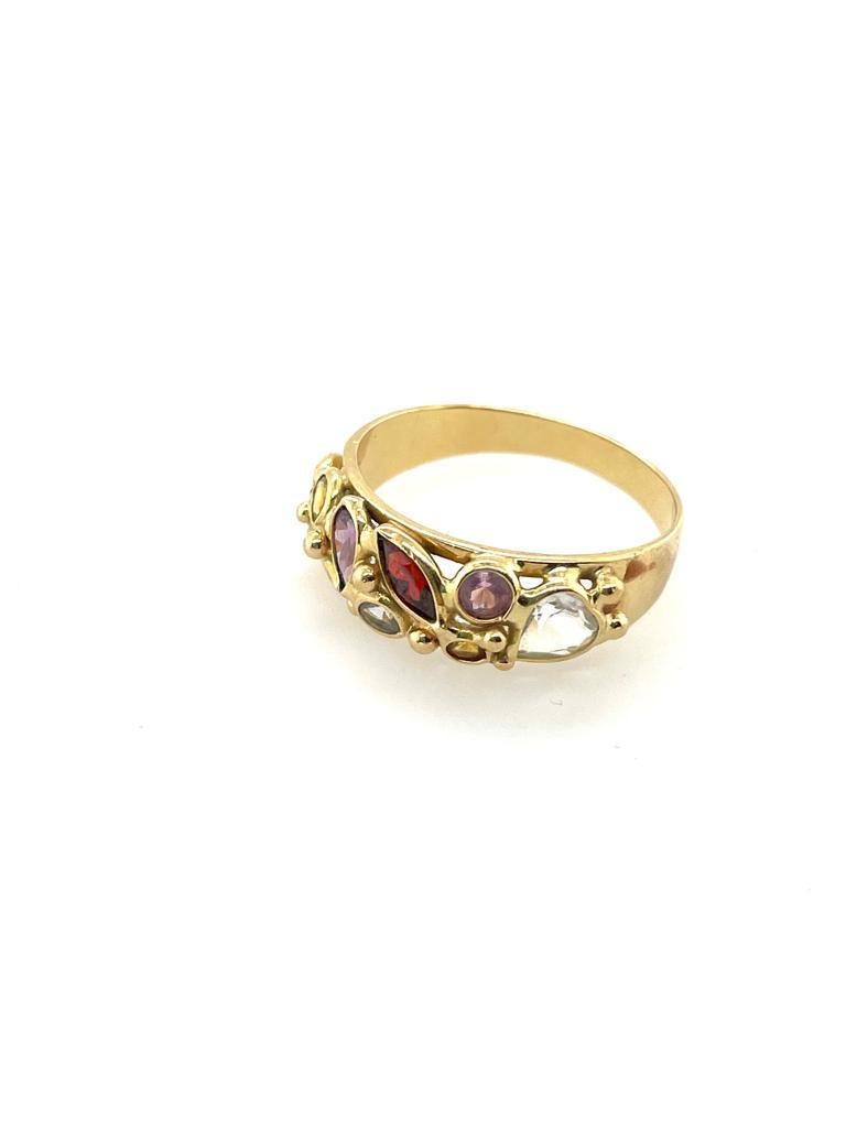 Ring mit mehrfarbigen Edelsteinen im Kuppelstil aus 18 Karat Gelbgold 9