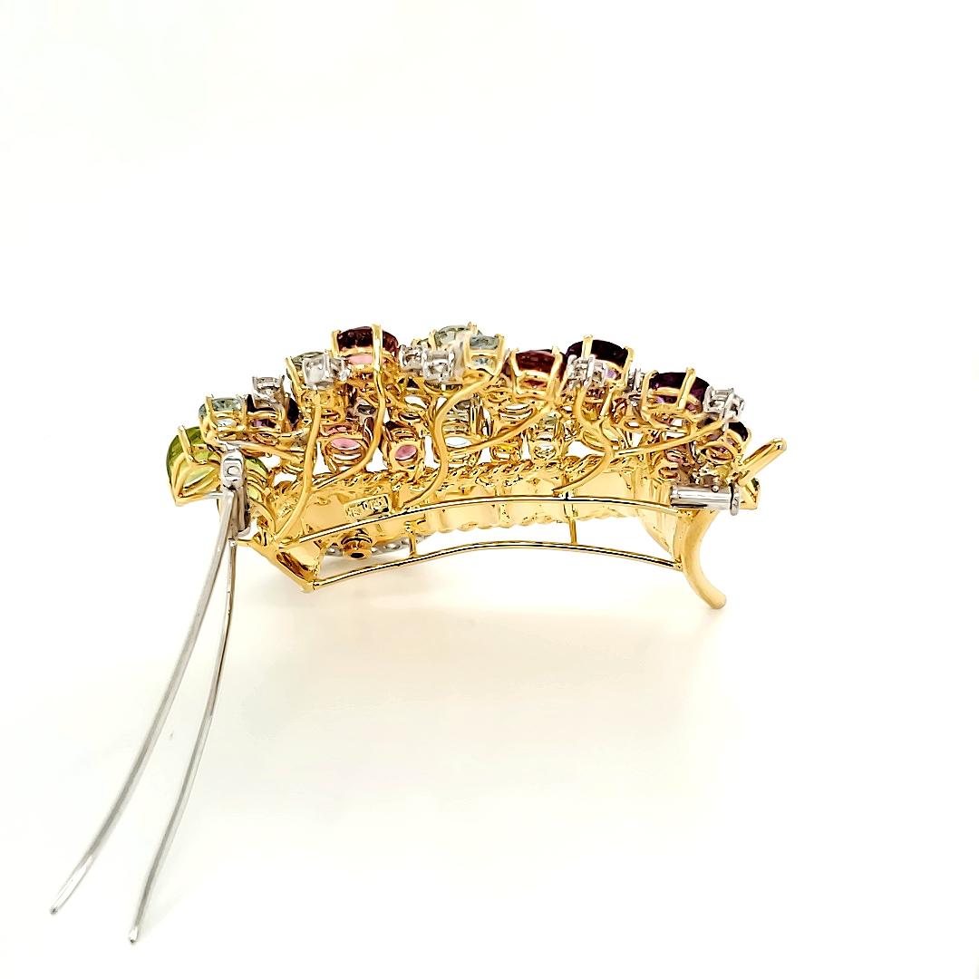 Contemporain Broche en or or avec pierres précieuses multicolores et diamants en vente