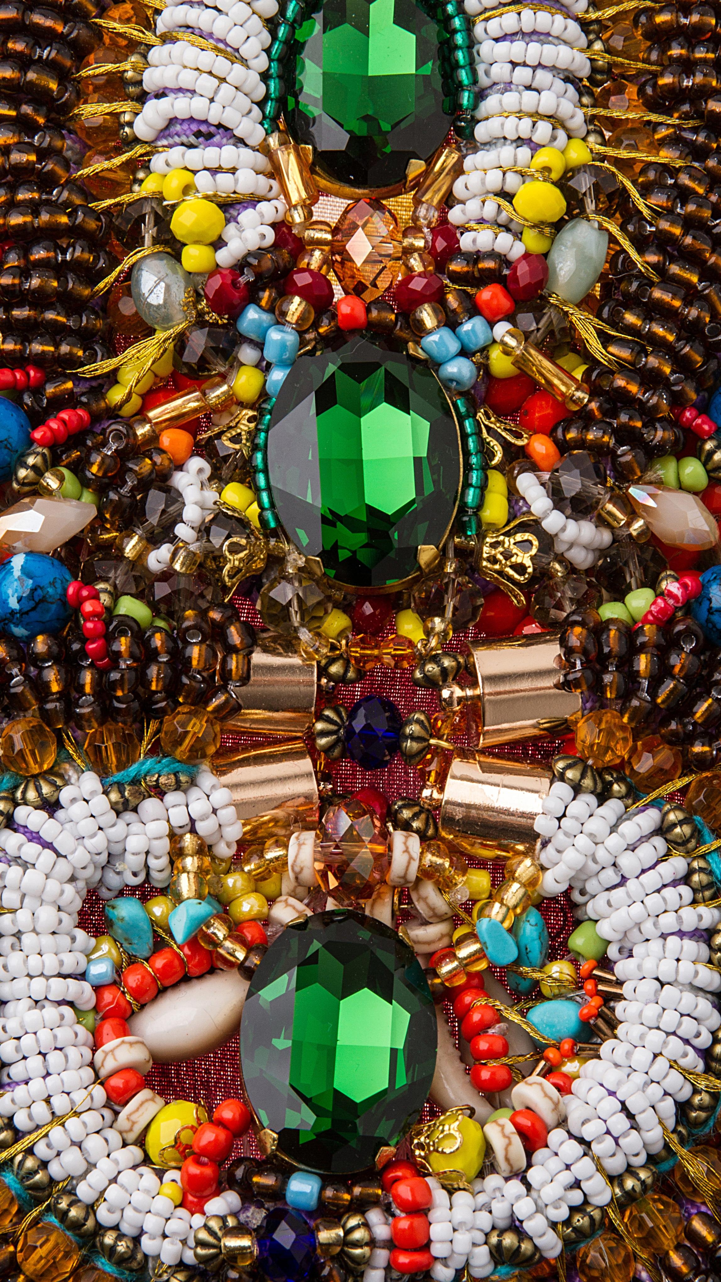 Taille mixte Verre multicolore perlé et  Collier à pendentif plumes en cristal Swarovski en vente