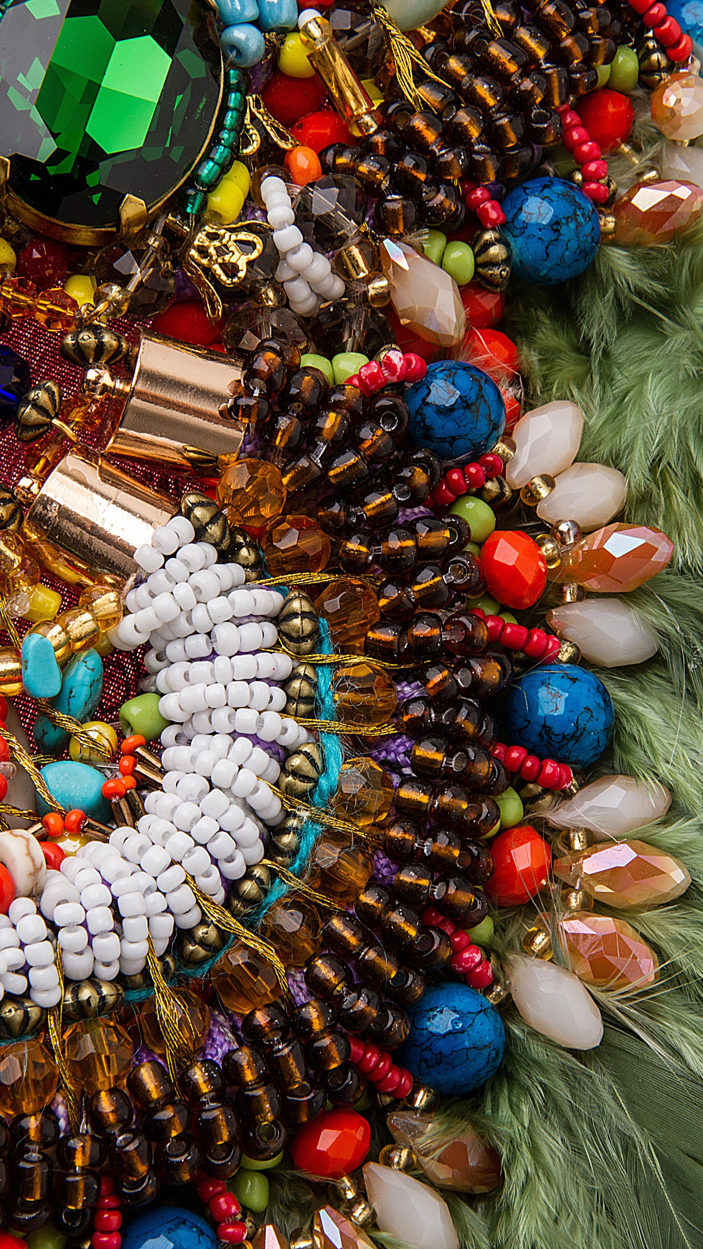 Verre multicolore perlé et  Collier à pendentif plumes en cristal Swarovski Neuf - En vente à Milton Keynes, GB