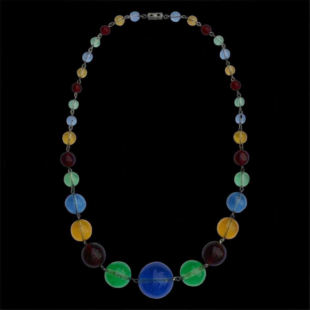 Collier en verre gradué multicolore avec fermoir en forme de baril : Pools of Light en vente 3
