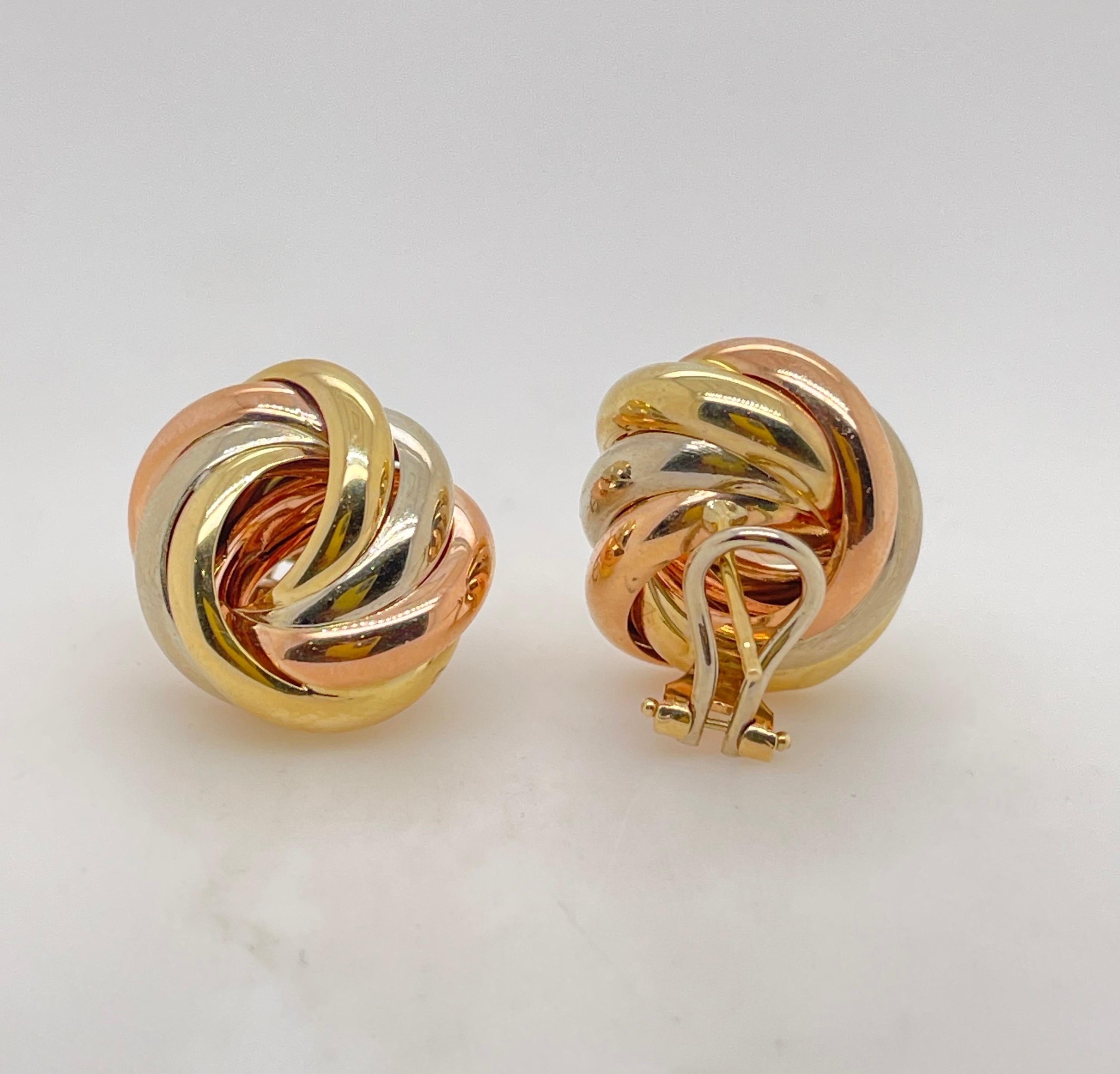 Mehrfarbige Ohrstecker im Knoten-Stil
14kt Weißgold
14 kt Roségold
14kt Gelbgold