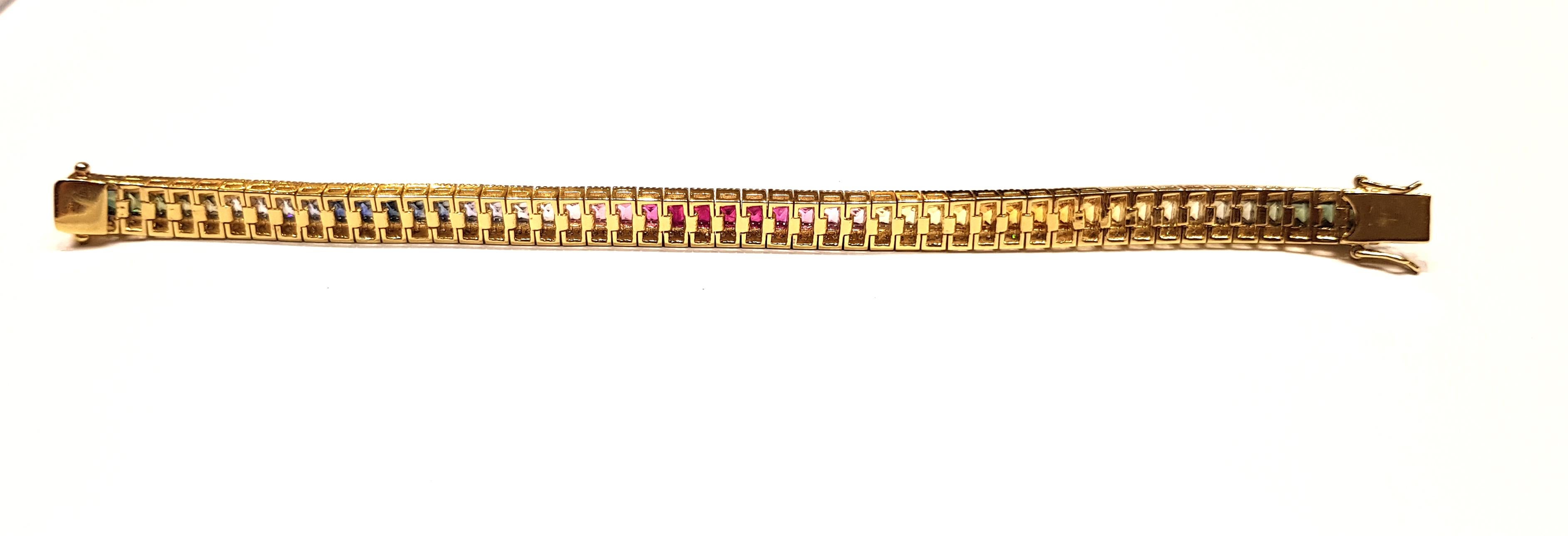 Multicolored Sapphire with Diamond 2.03 Carat Bracelet in 18 Karat Gold In New Condition For Sale In Bangkok, TH